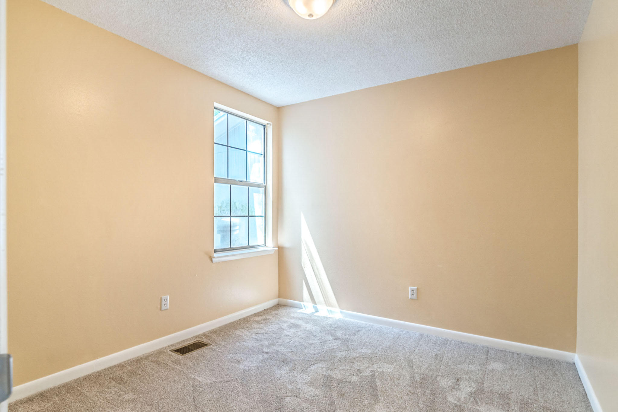 OAK WOOD T/H - Residential