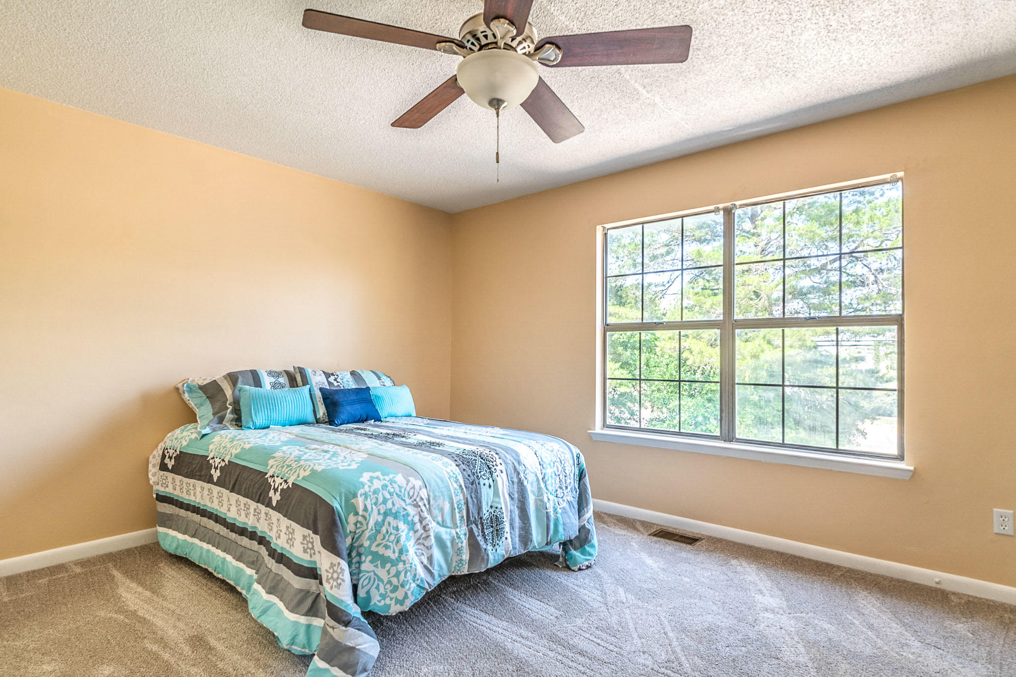 OAK WOOD T/H - Residential