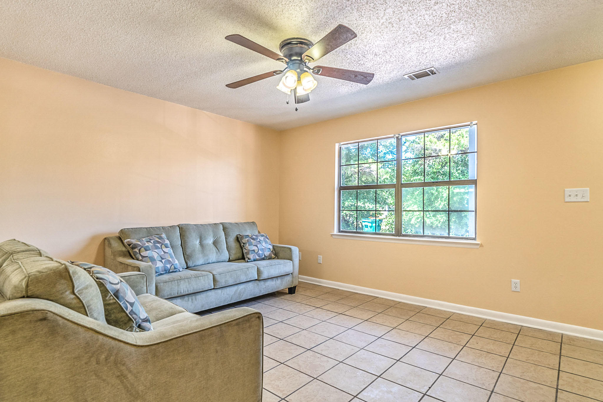 OAK WOOD T/H - Residential