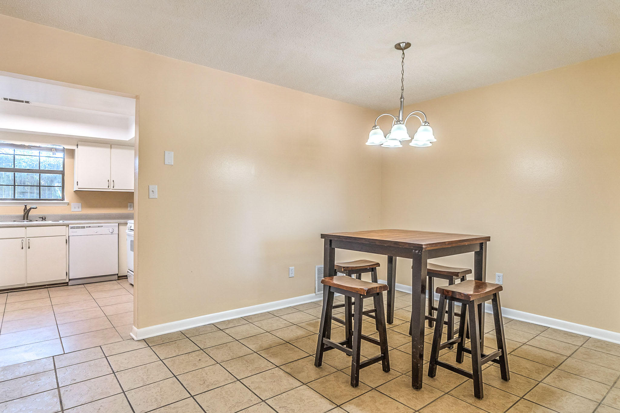 OAK WOOD T/H - Residential