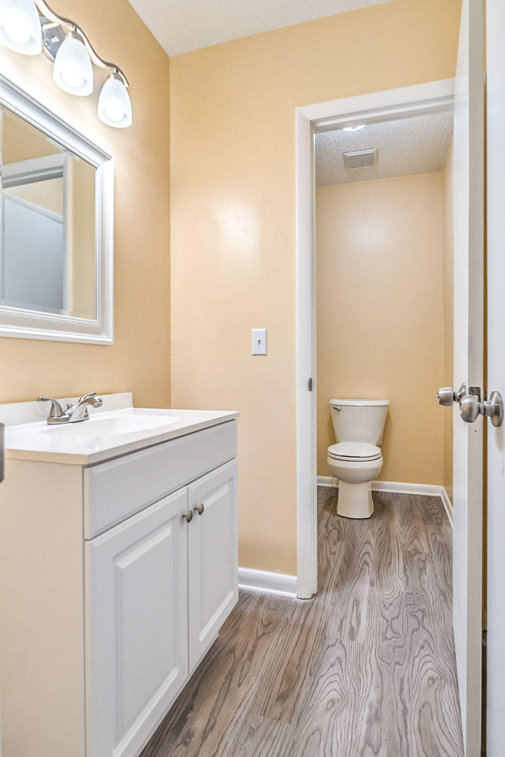 OAK WOOD T/H - Residential