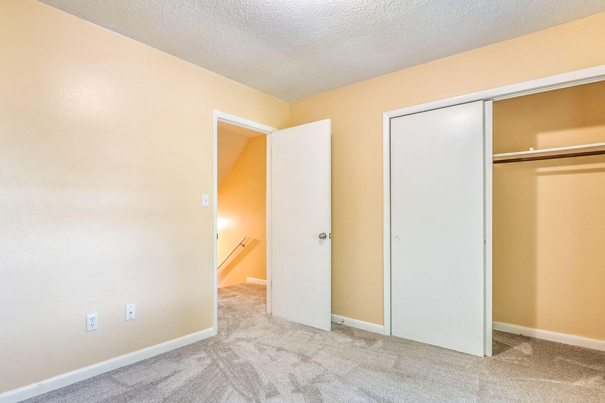 OAK WOOD T/H - Residential