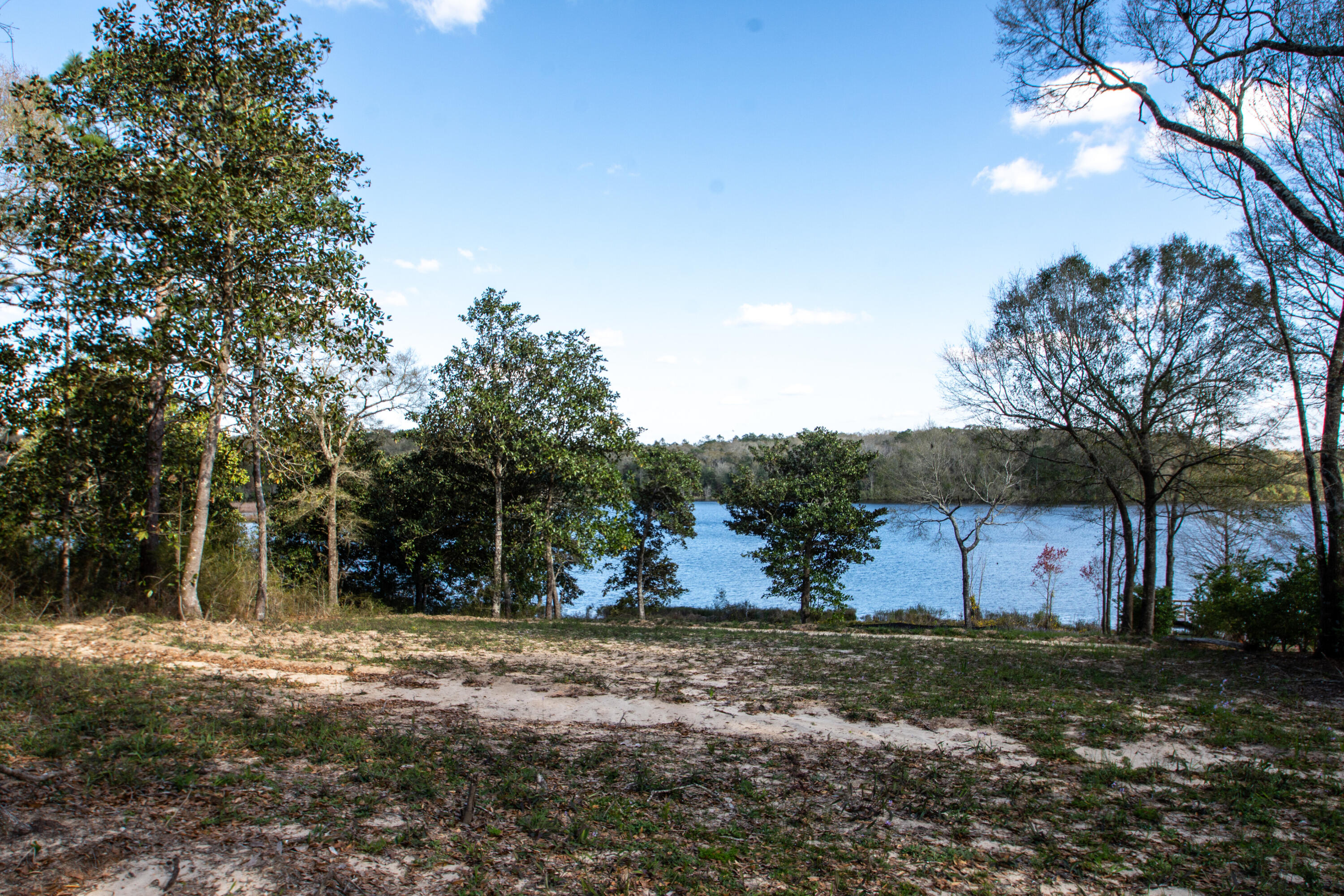 LAKE HOLLEY ESTATES - Land