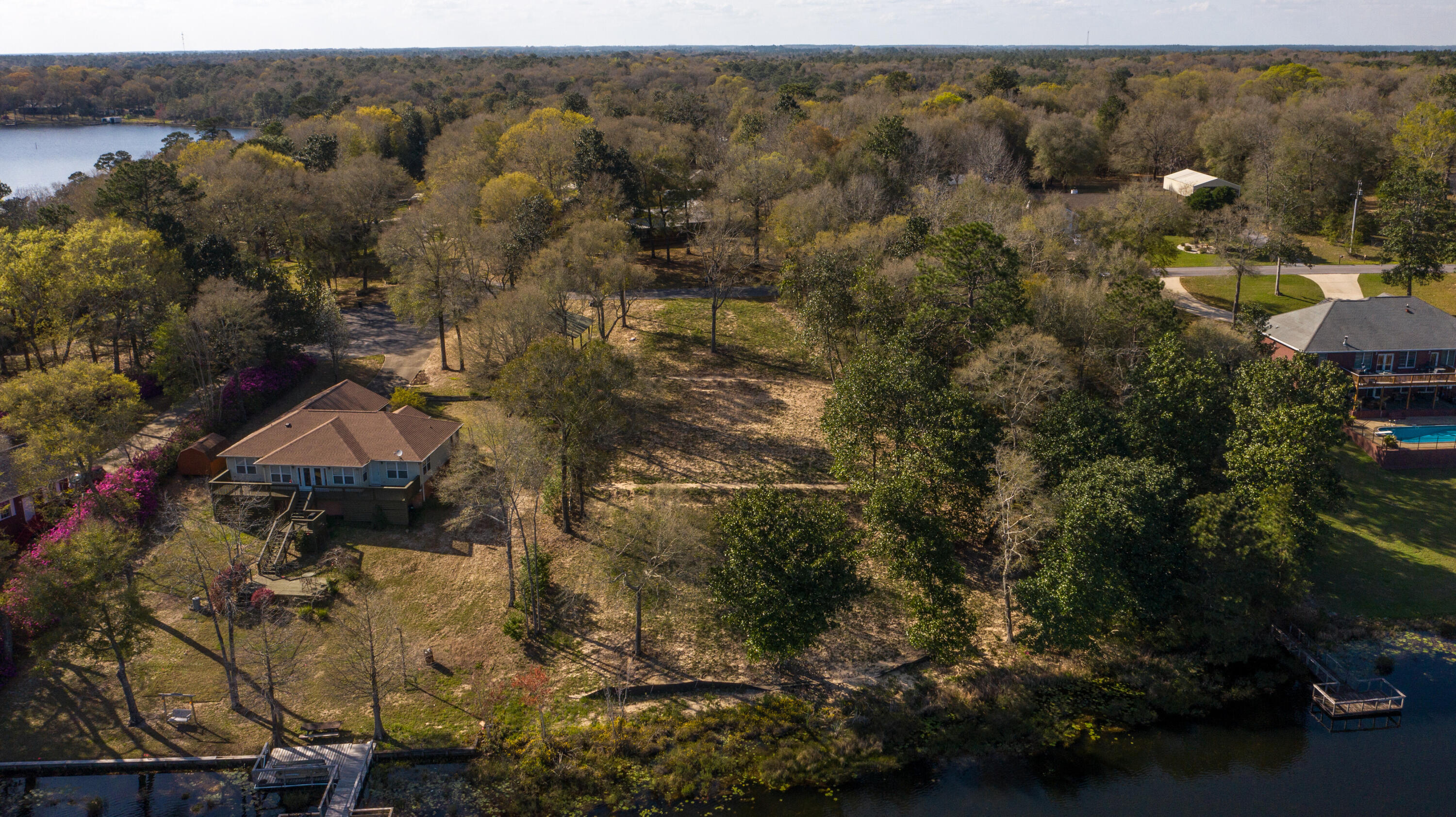 LAKE HOLLEY ESTATES - Land