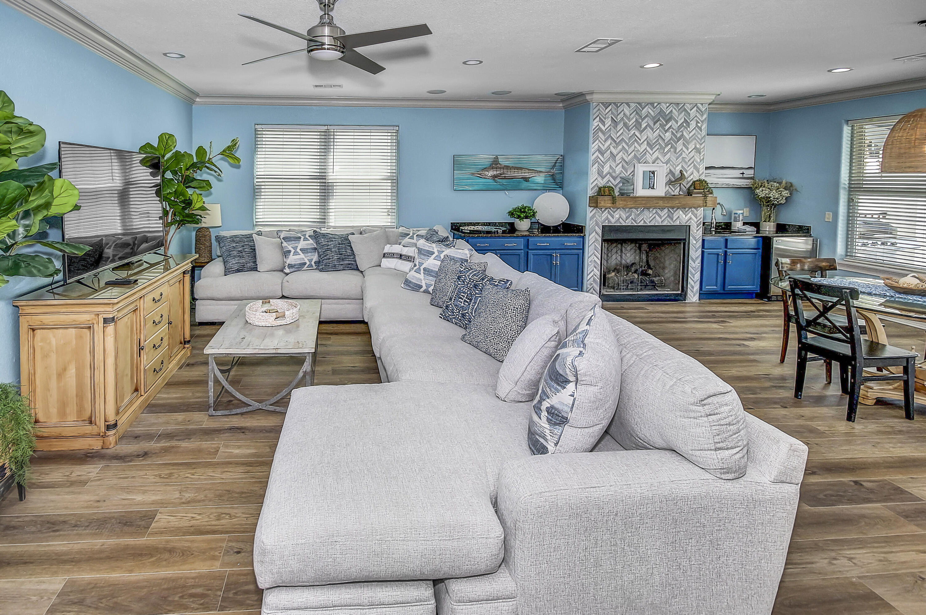 CRYSTAL BEACH - Residential