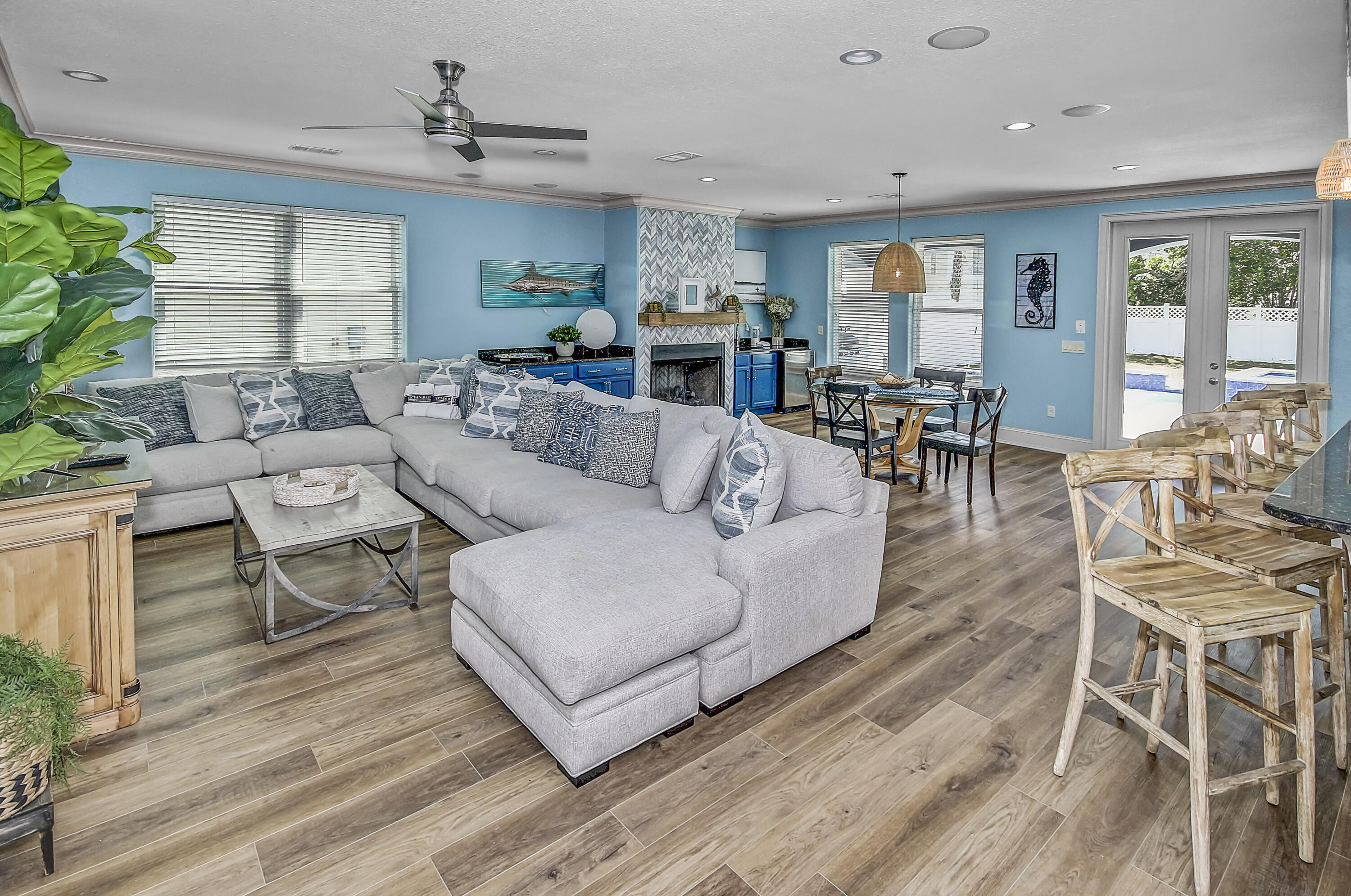 CRYSTAL BEACH - Residential