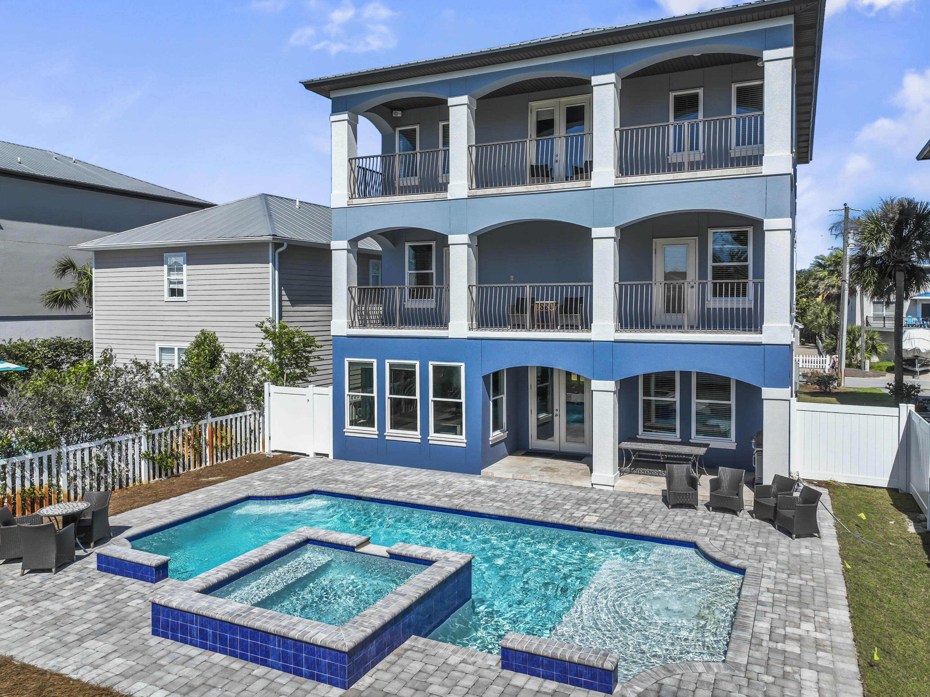CRYSTAL BEACH - Residential