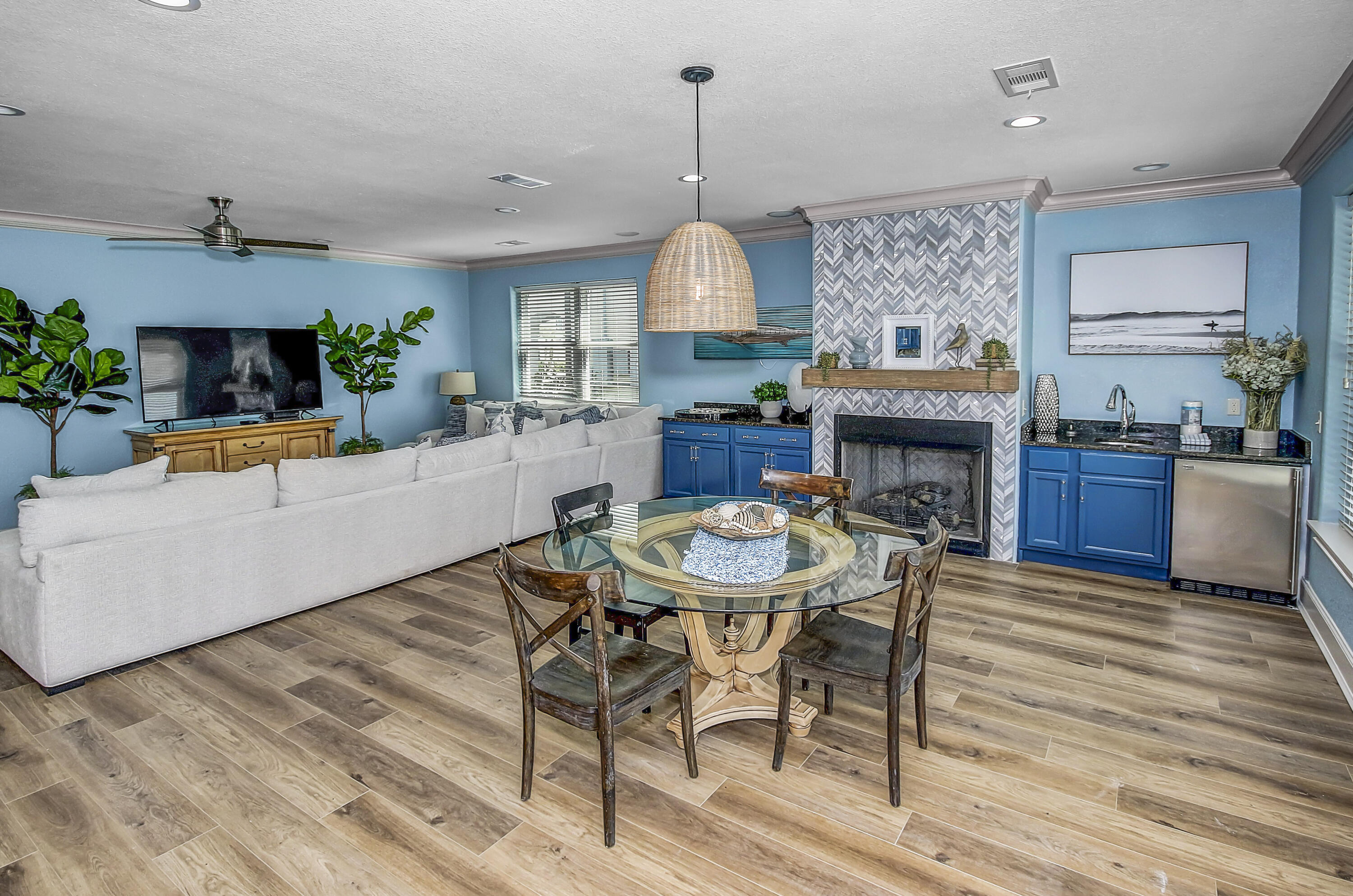 CRYSTAL BEACH - Residential