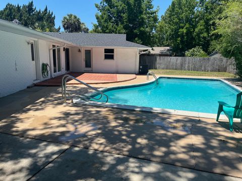 A home in Fort Walton Beach