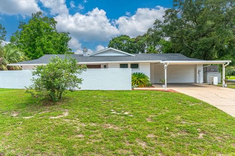 A home in Fort Walton Beach