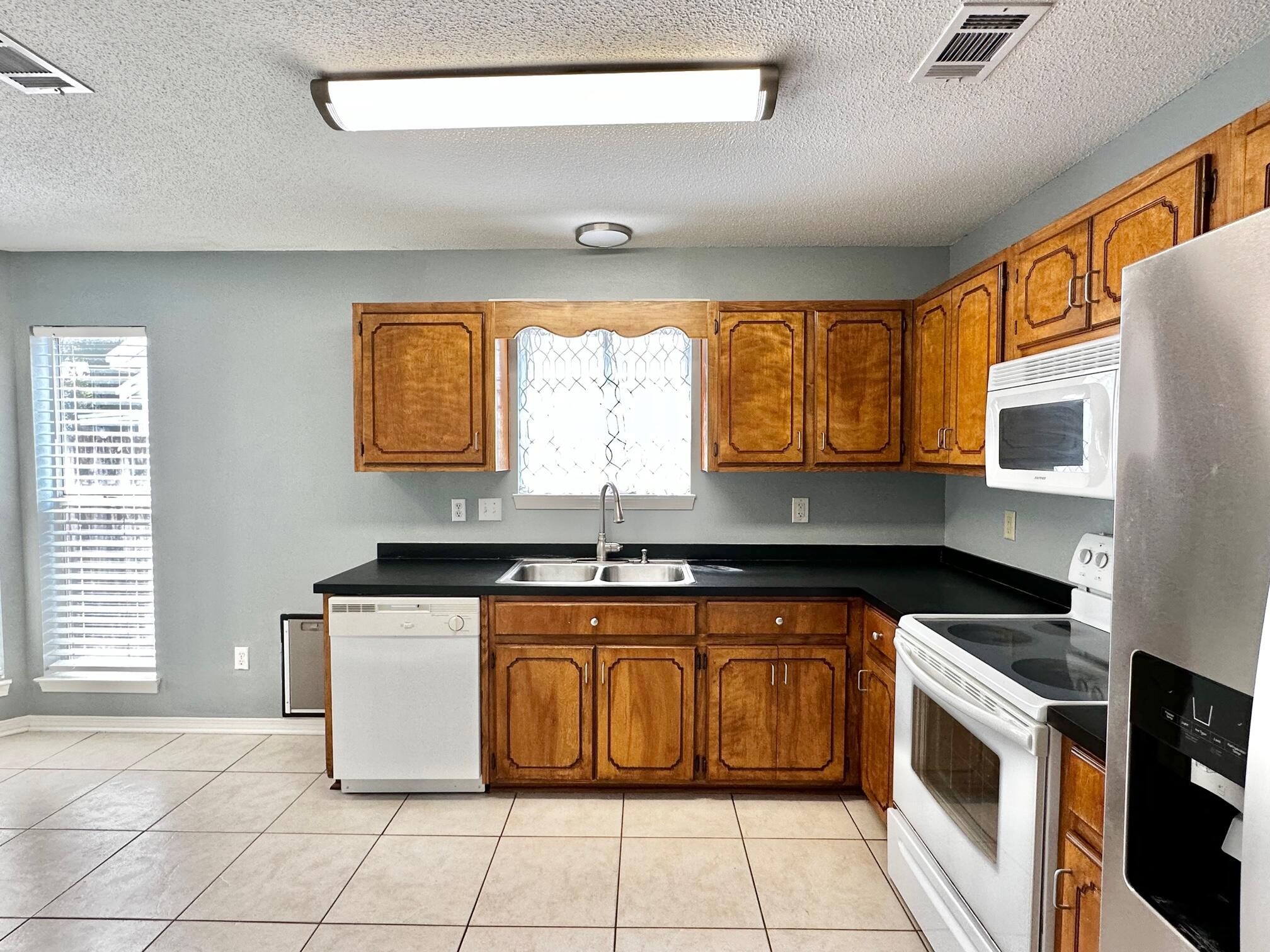 BLUE PINE VILLAGE PH 2 - Residential Lease