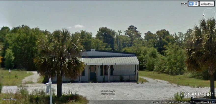 3000 sq ft office space for lease on Hwy 331 just south of Freeport. Great location, affordable for start up business. Short drive to Freeport and Santa Rosa Beach. Ample parking.$2000/mo represents a gross lease. Tenant responsible for utilities and sales tax.