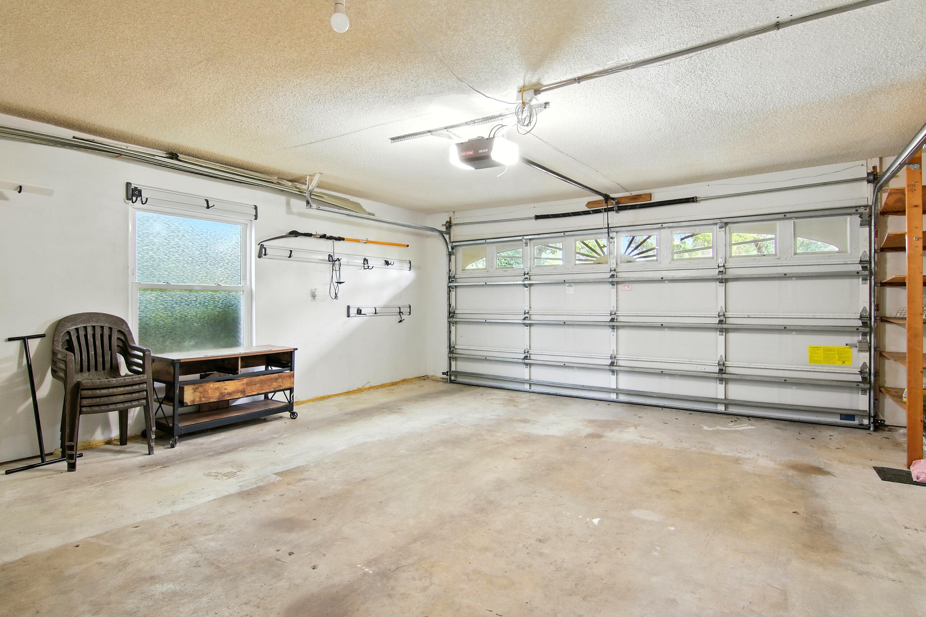 FOREST MANOR 3RD ADDN - Residential Lease