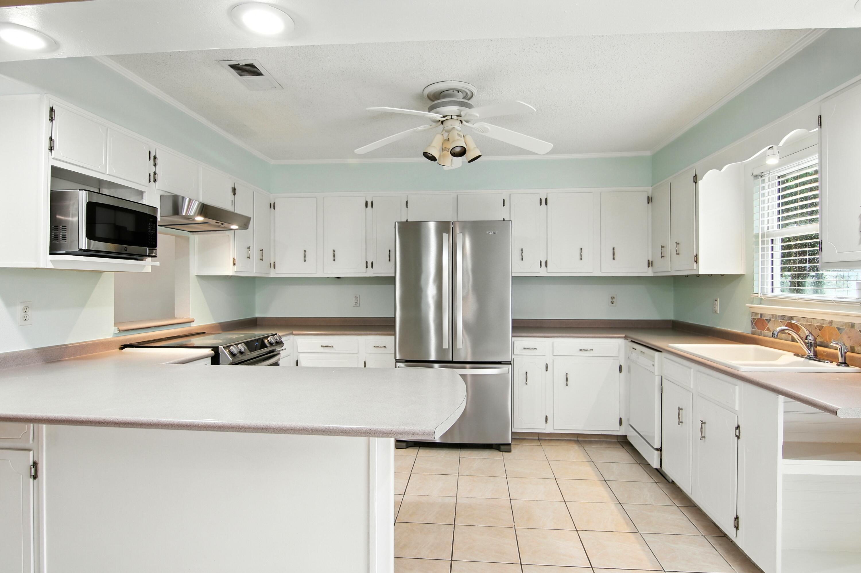 FOREST MANOR 3RD ADDN - Residential Lease