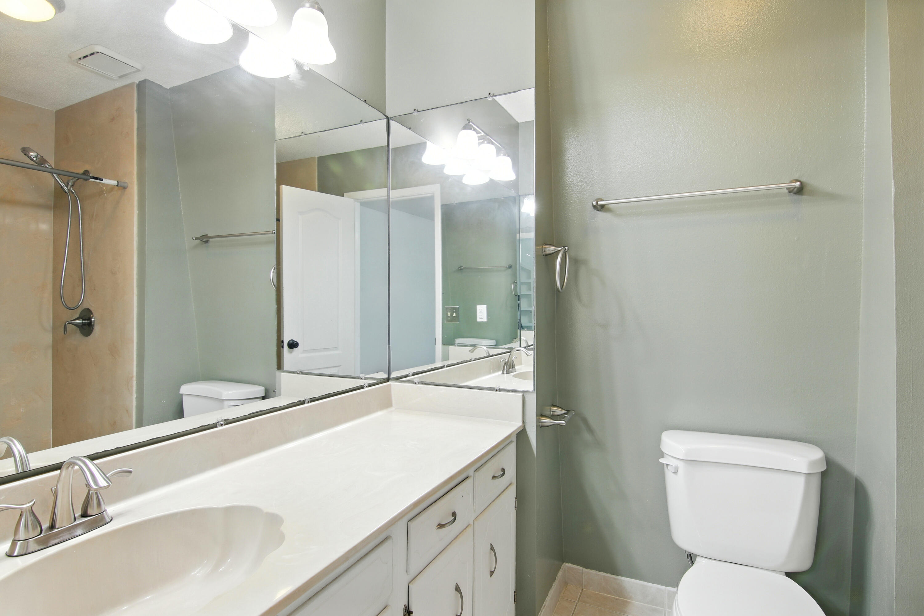 FOREST MANOR 3RD ADDN - Residential Lease