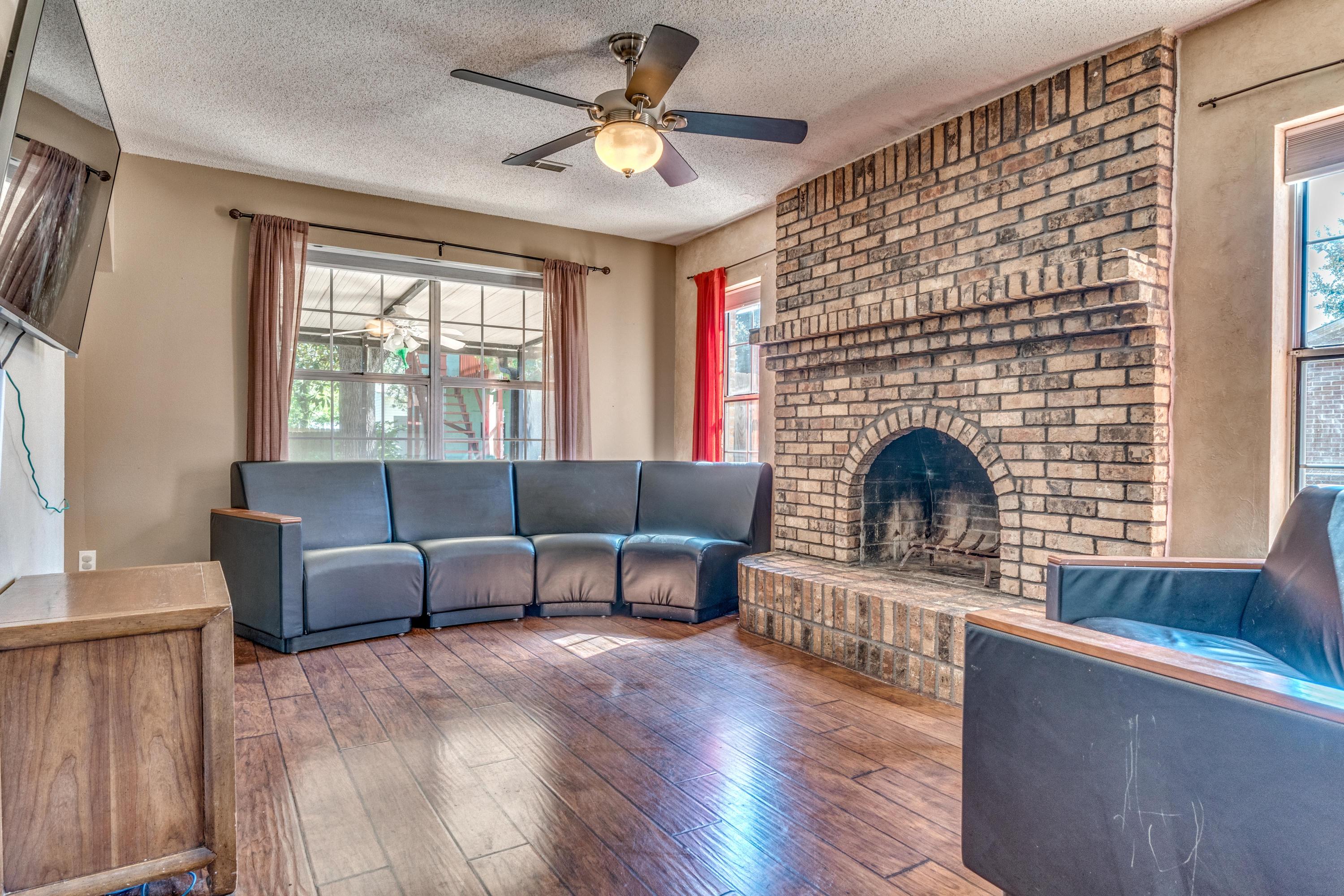 CASA LOMA S/D 1ST ADDN - Residential