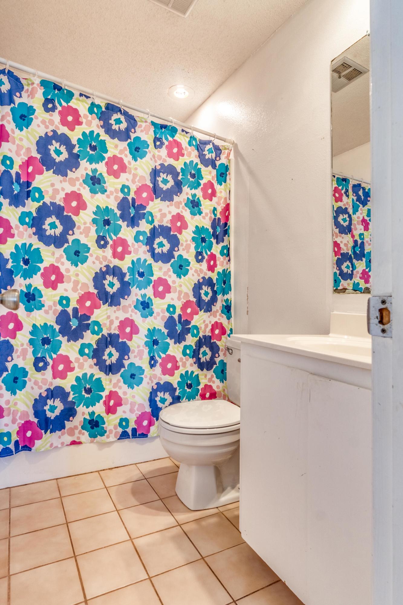 CASA LOMA S/D 1ST ADDN - Residential