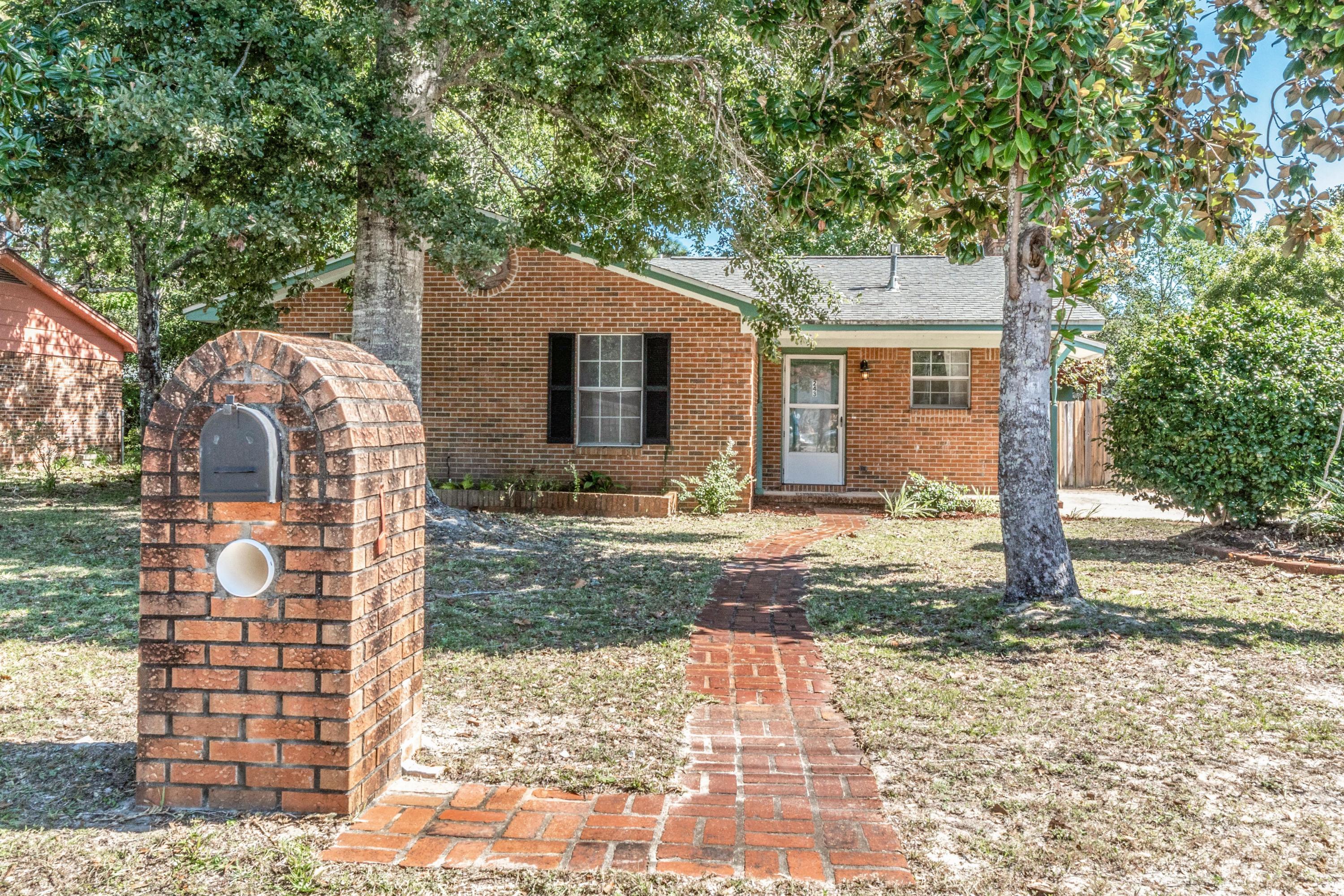 CASA LOMA S/D 1ST ADDN - Residential