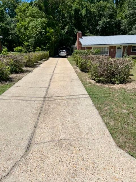 A home in DeFuniak Springs