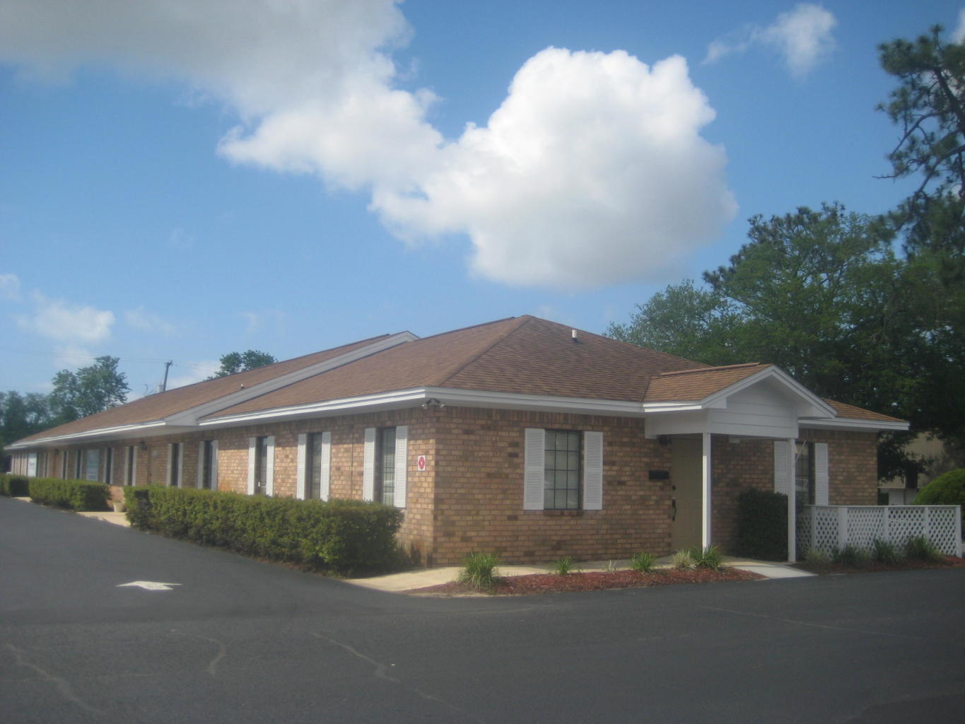 This professional office space is ready immediately. End unit right adjacent to Fort Walton Beach Medical Center.... space has new carpet and paint. Unit D is approximately 1,530 sq ft that consist of waiting area , reception area, four rooms/ offices a conference room and one private office / breakroom two restrooms also bonus rooms for whatever your business might need.Space also has a front and rear exit. This office space fronts Mar Walt Drive easy to find and is easily accessible and plenty of parking. Tenant pays 1/4 garbage service. Tenant will be responsible for all utilities.