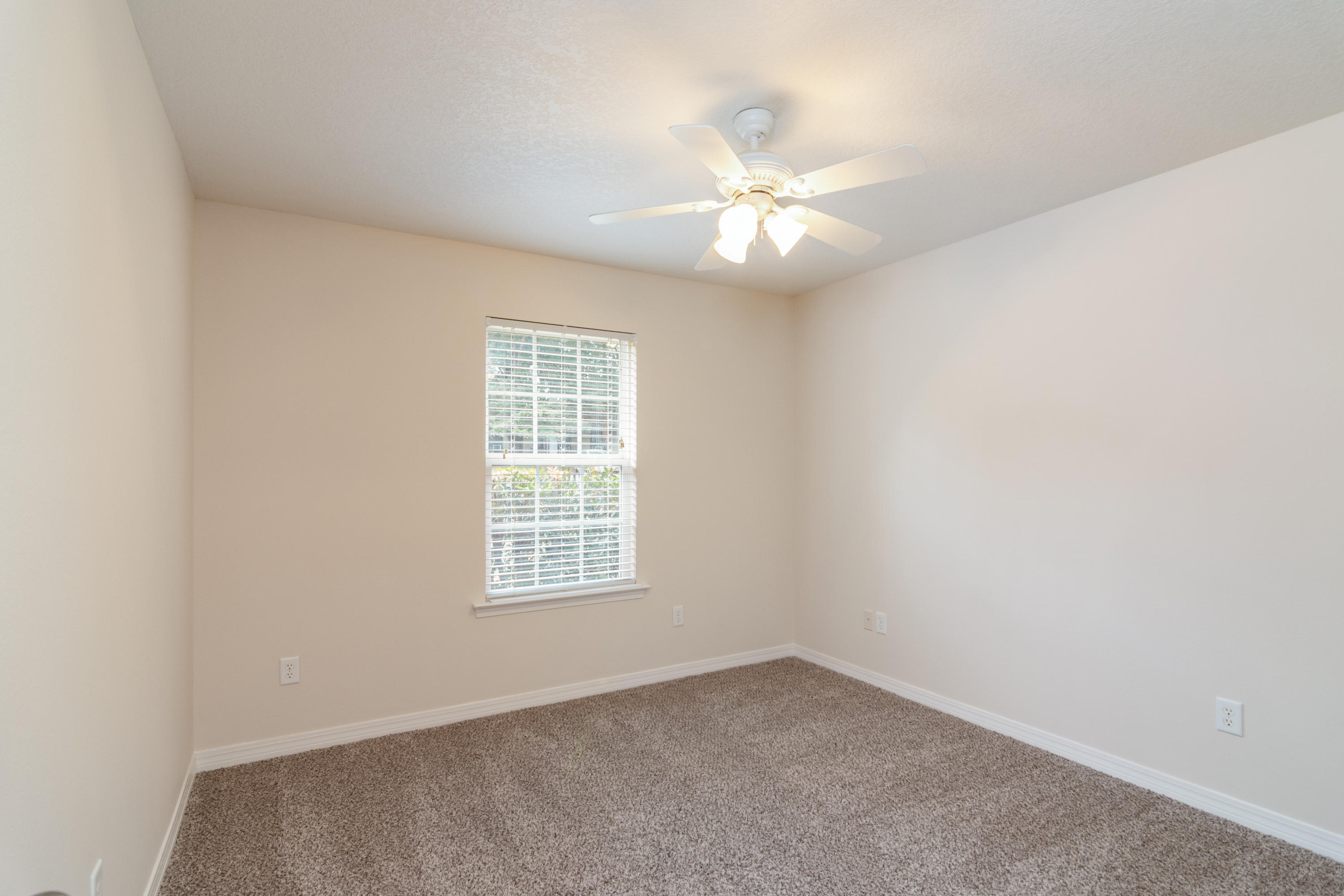 OAKDALE MINI FARMS RESUB LOT 01 - Residential