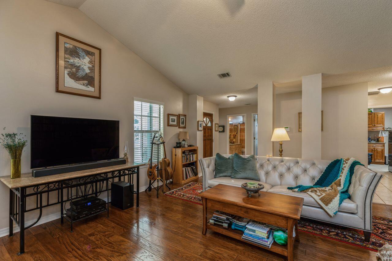 FOXWOOD ESTATES 1 - Residential