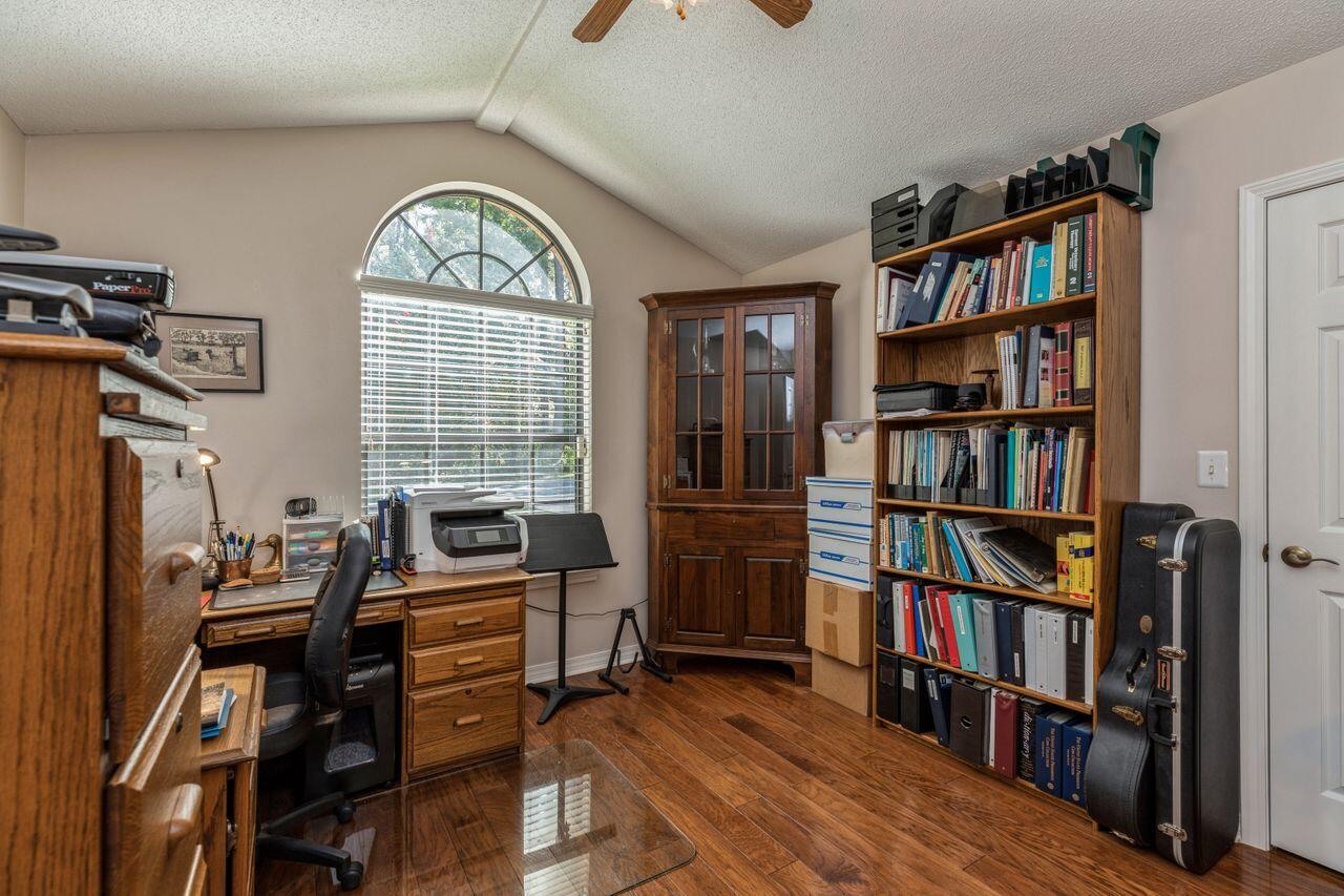 FOXWOOD ESTATES 1 - Residential