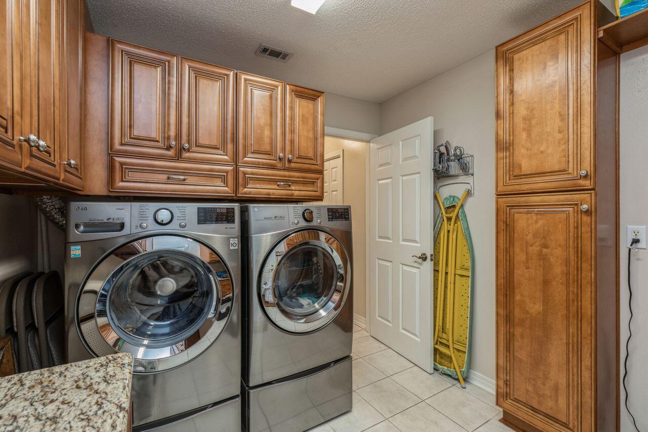 FOXWOOD ESTATES 1 - Residential