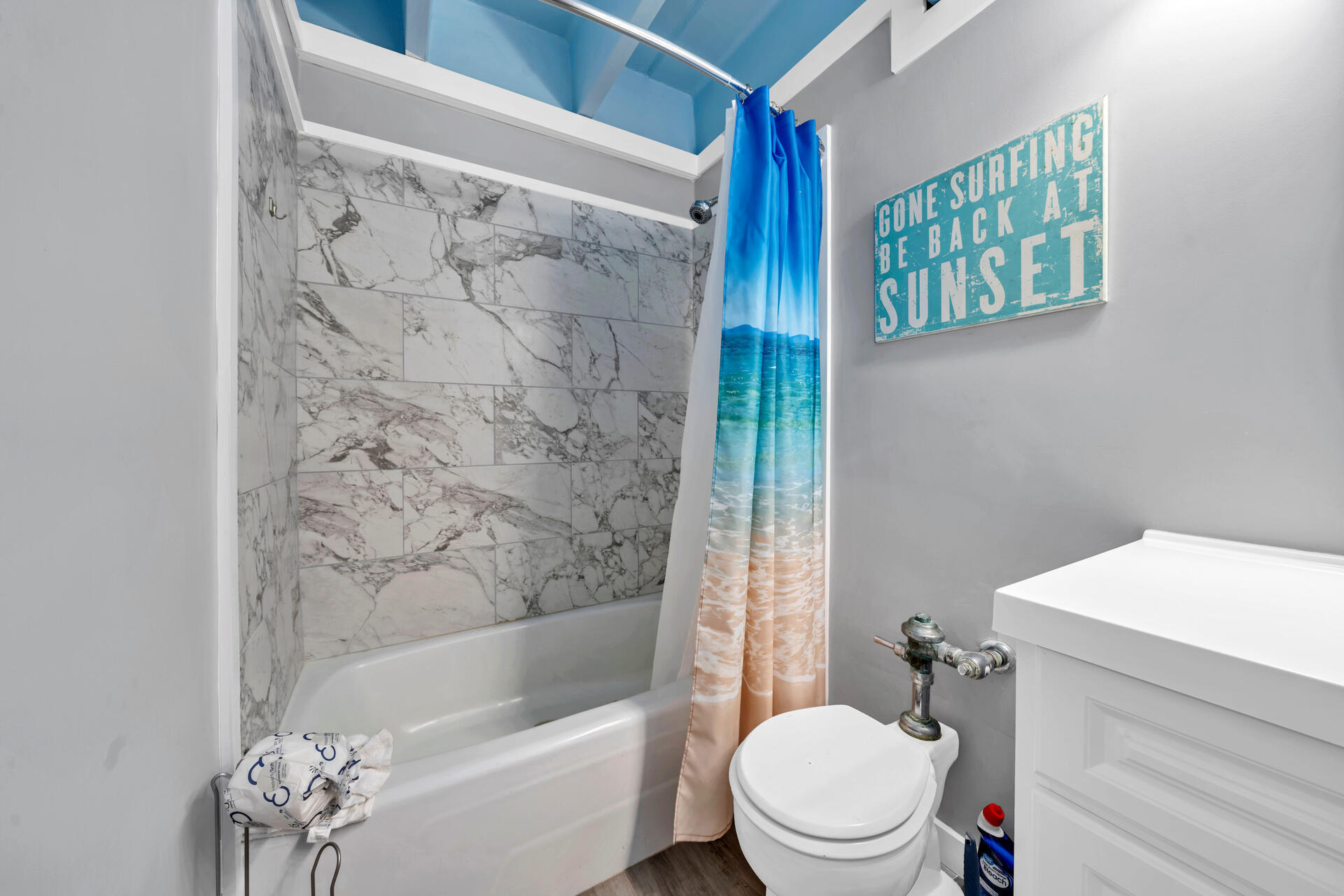 Fontainebleau Terrace - Residential