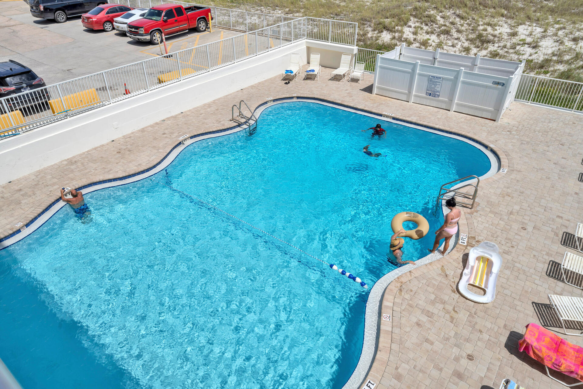 Fontainebleau Terrace - Residential
