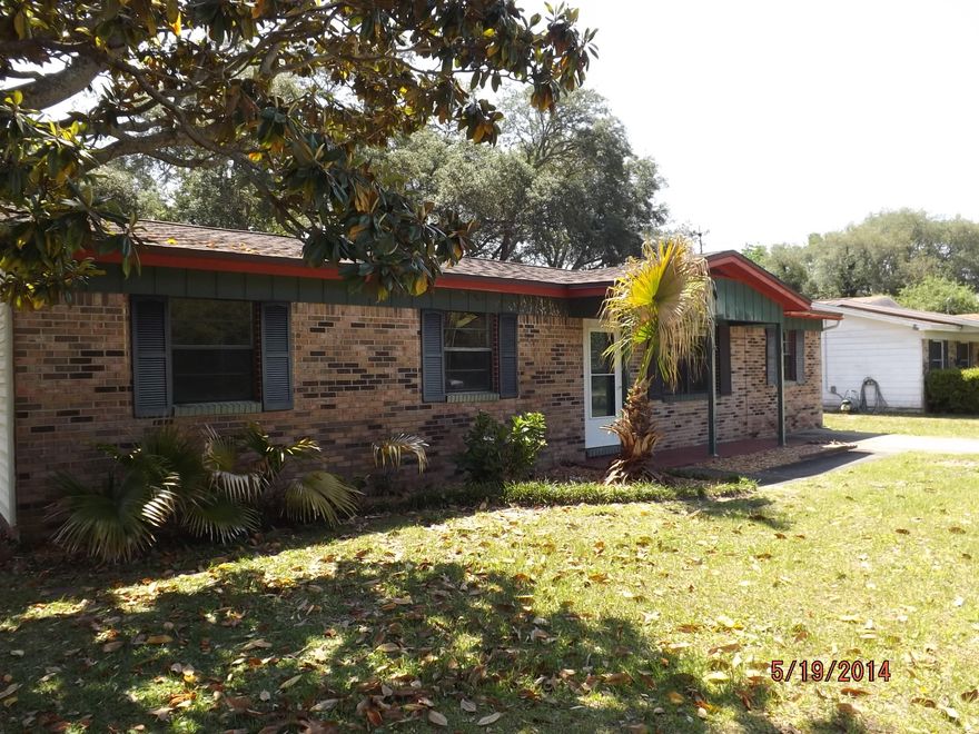 This property is eligible under the Freddie Mac First Look Initiative through 06/10/2014. During the first 20 days, from initial MLS list date, a home is listed for sale in the MLS, only offers from owner-occupants (primary residence), second home buyers and public entities or their designated partners will be considered. Offers from investor purchasers will not be considered until after the initial 20 days of the listing. *** In addition to buyers normal costs, they will pay docs stamps on the deed (seller is exempt) and a $250 title closing fee. Seller will pay for Owner's Title policy if buyer elects to use sellers title company. Property may not be assigned. Please verify dimensions. PROPERTY TO BE SOLD ''AS IS''. No survey on file.