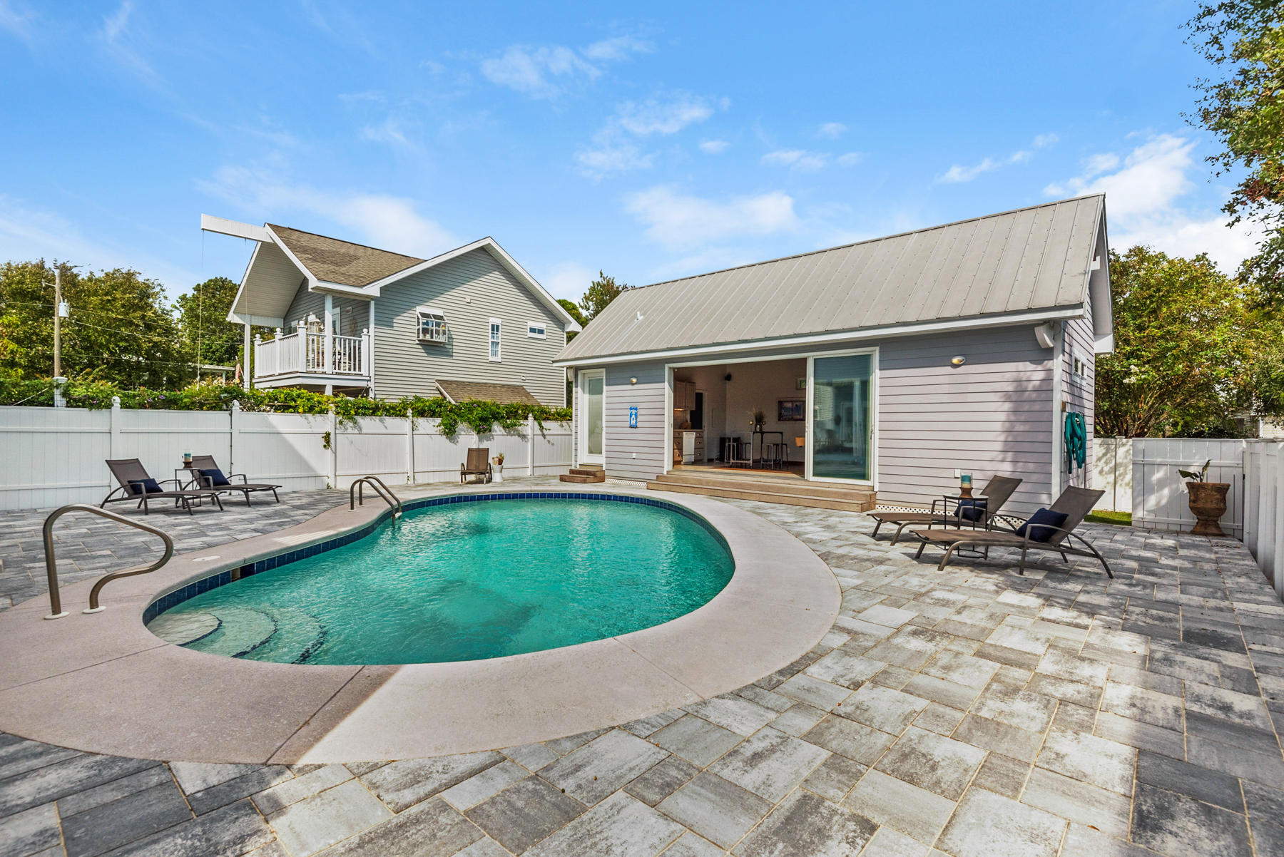 CRYSTAL BEACH - Residential