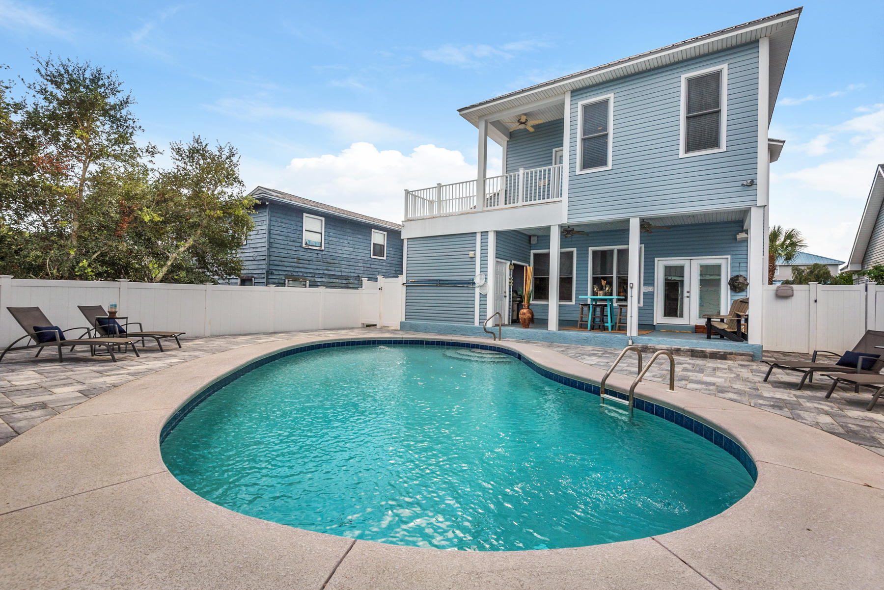 CRYSTAL BEACH - Residential