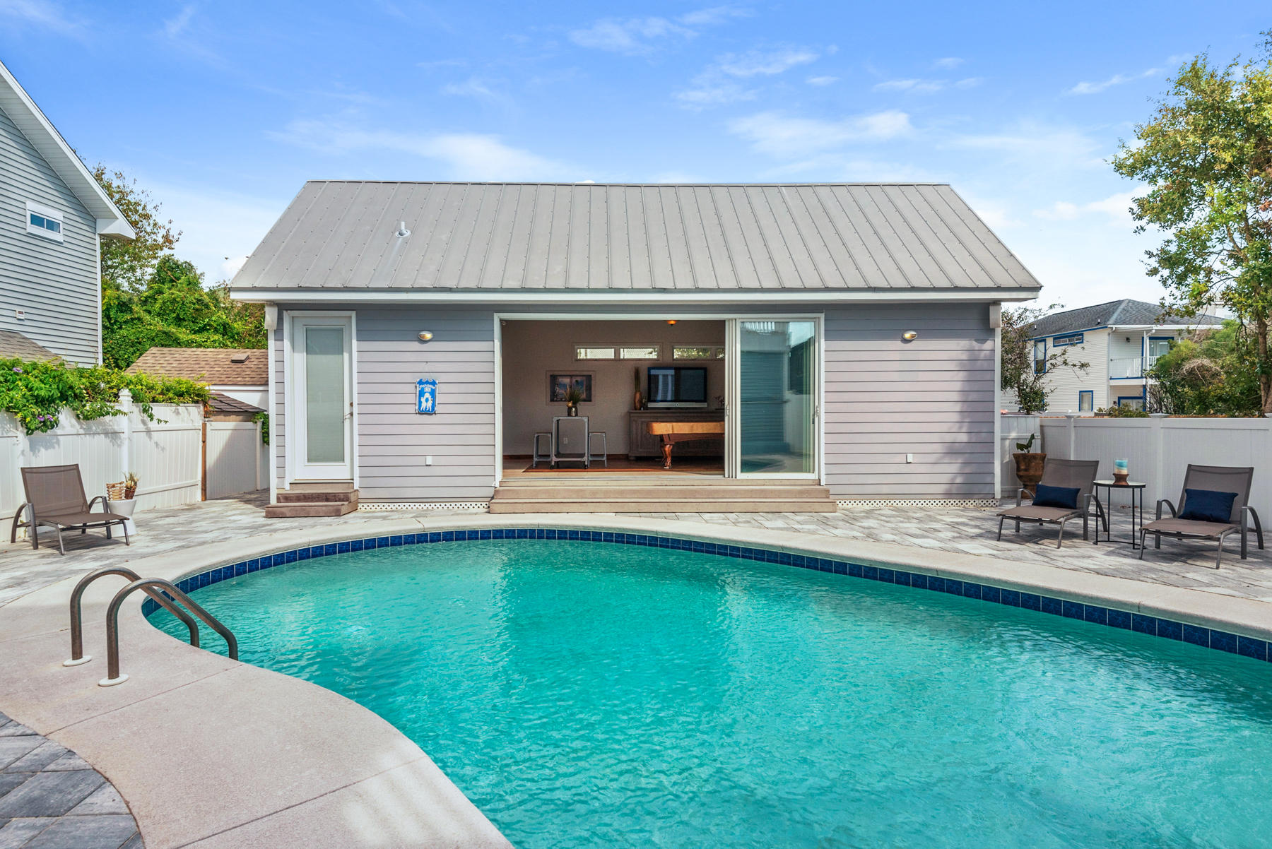 CRYSTAL BEACH - Residential