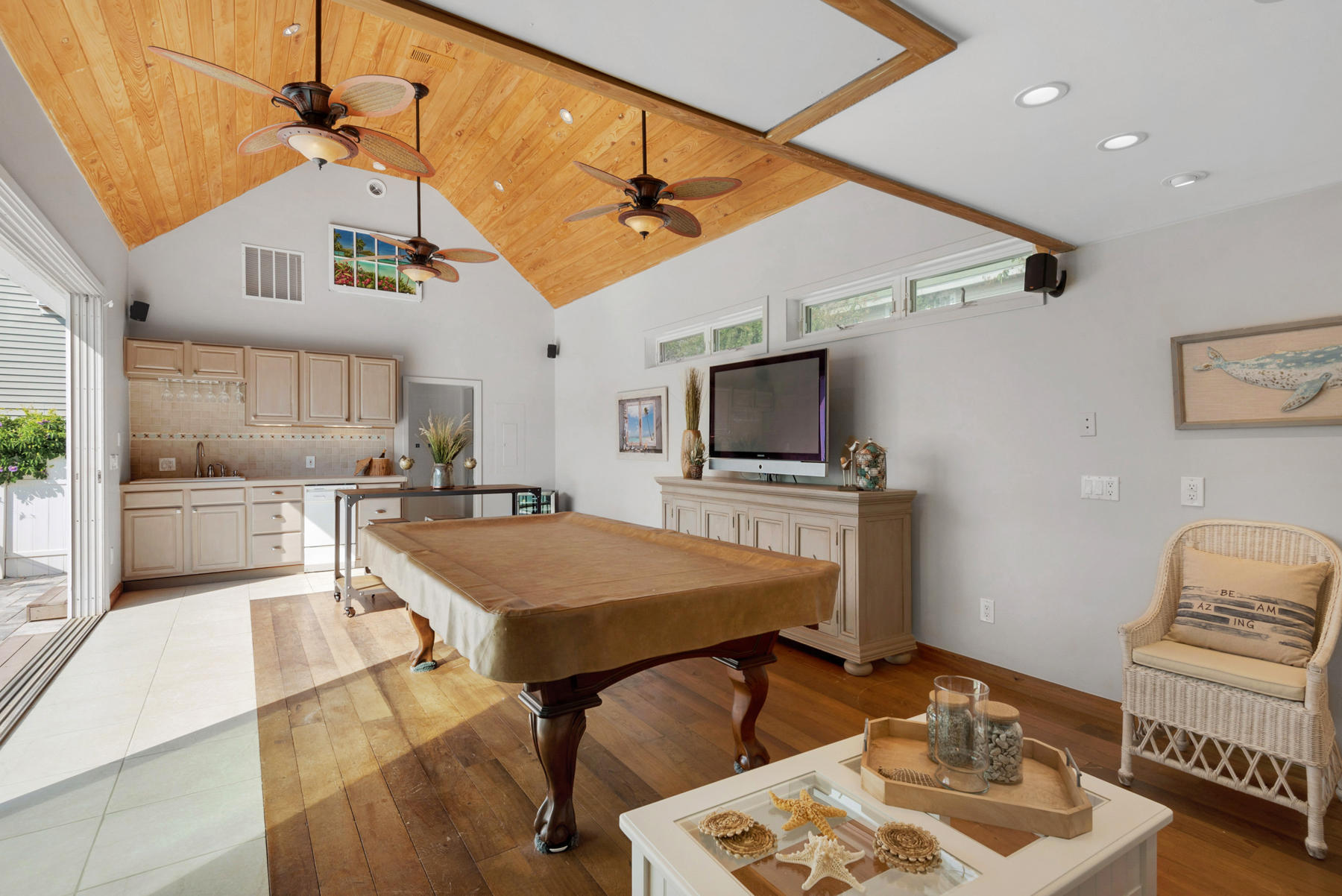 CRYSTAL BEACH - Residential