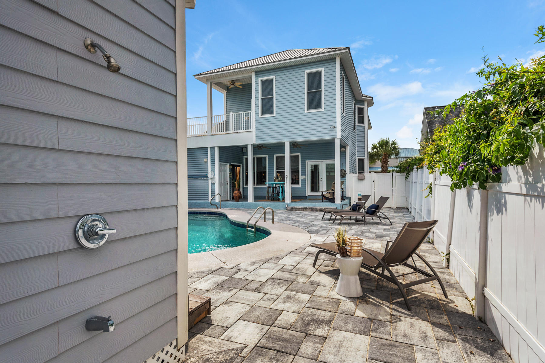 CRYSTAL BEACH - Residential