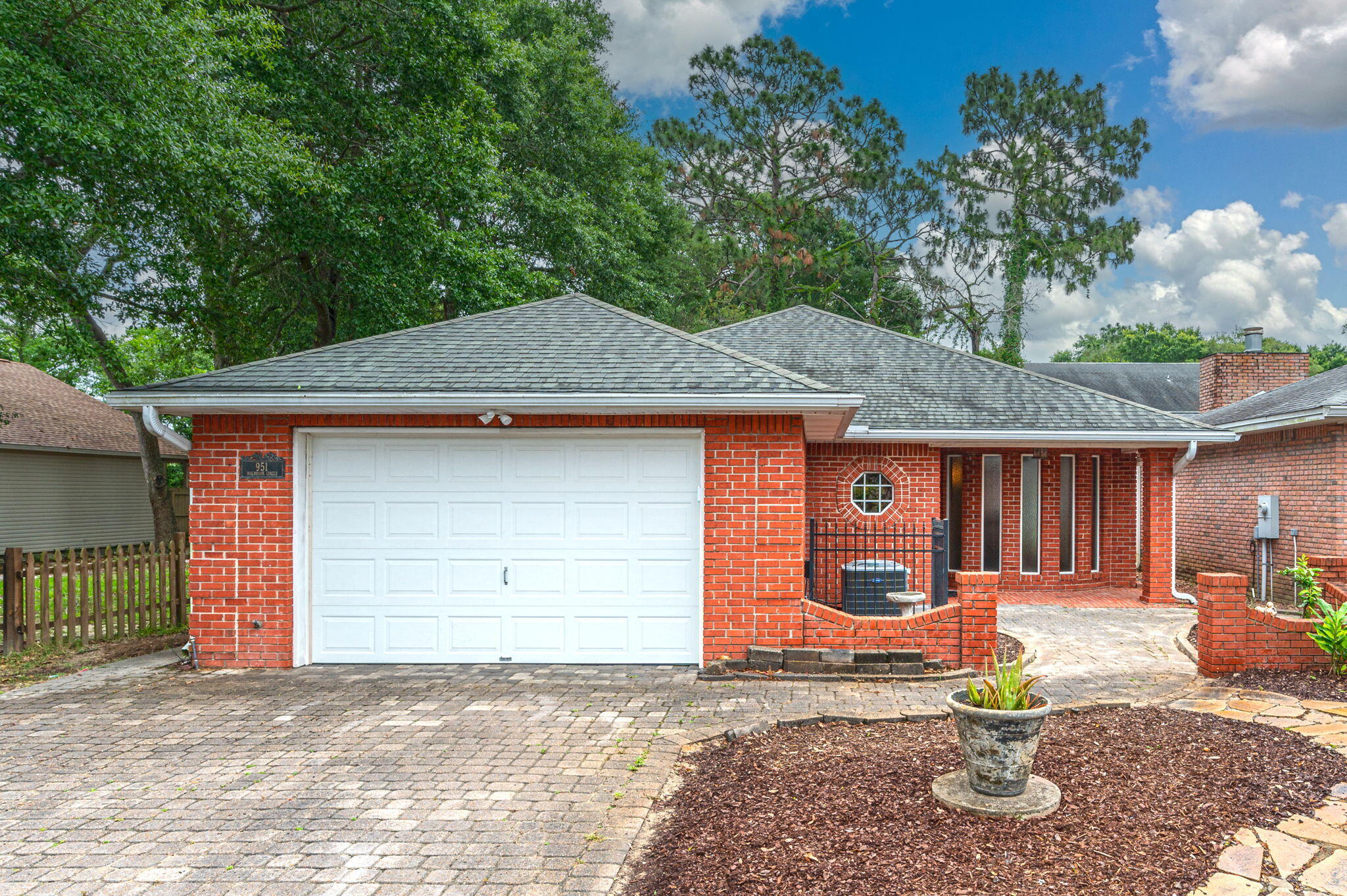 DONLABROOK GARDYNS - Residential