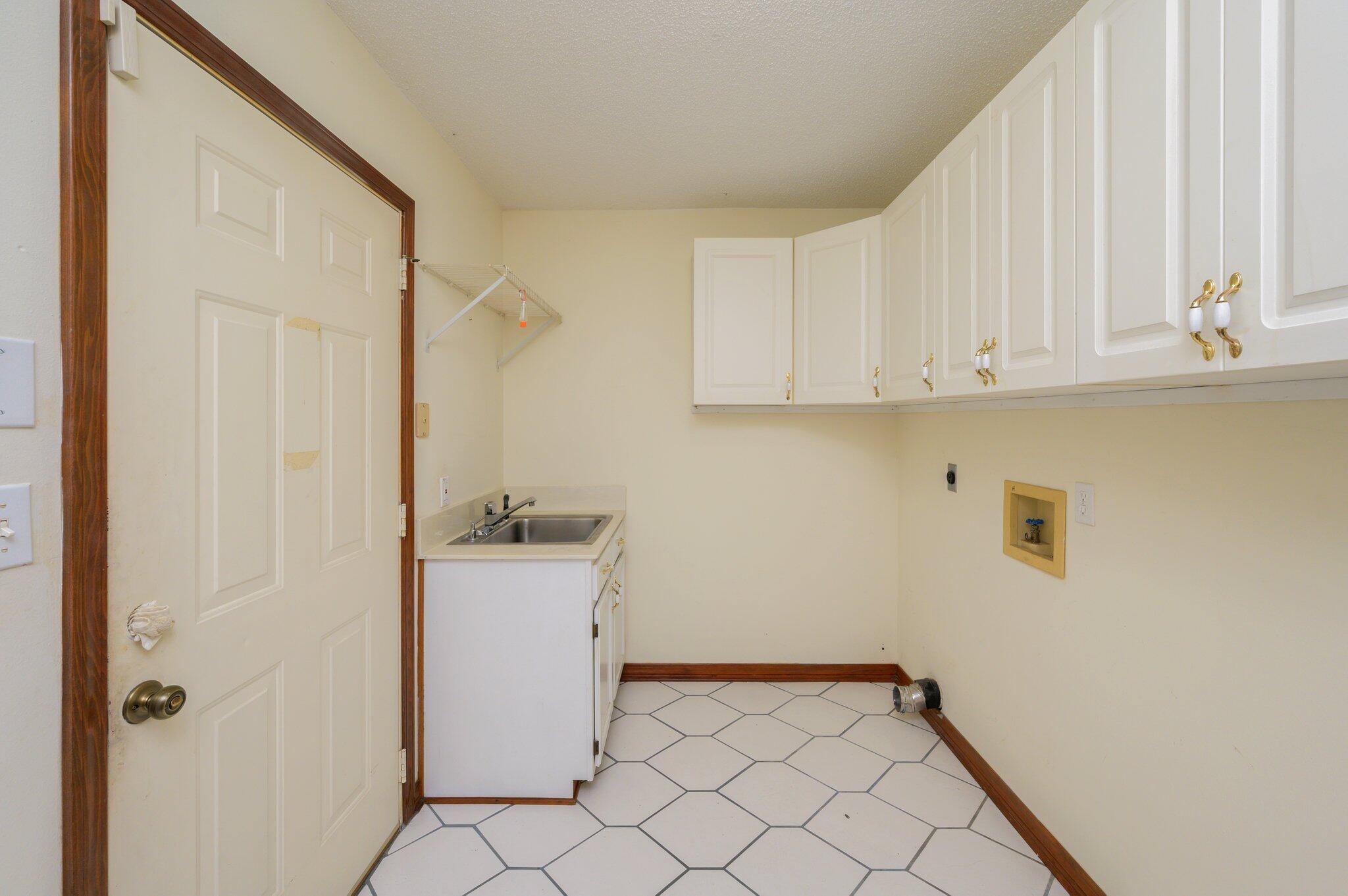 DONLABROOK GARDYNS - Residential