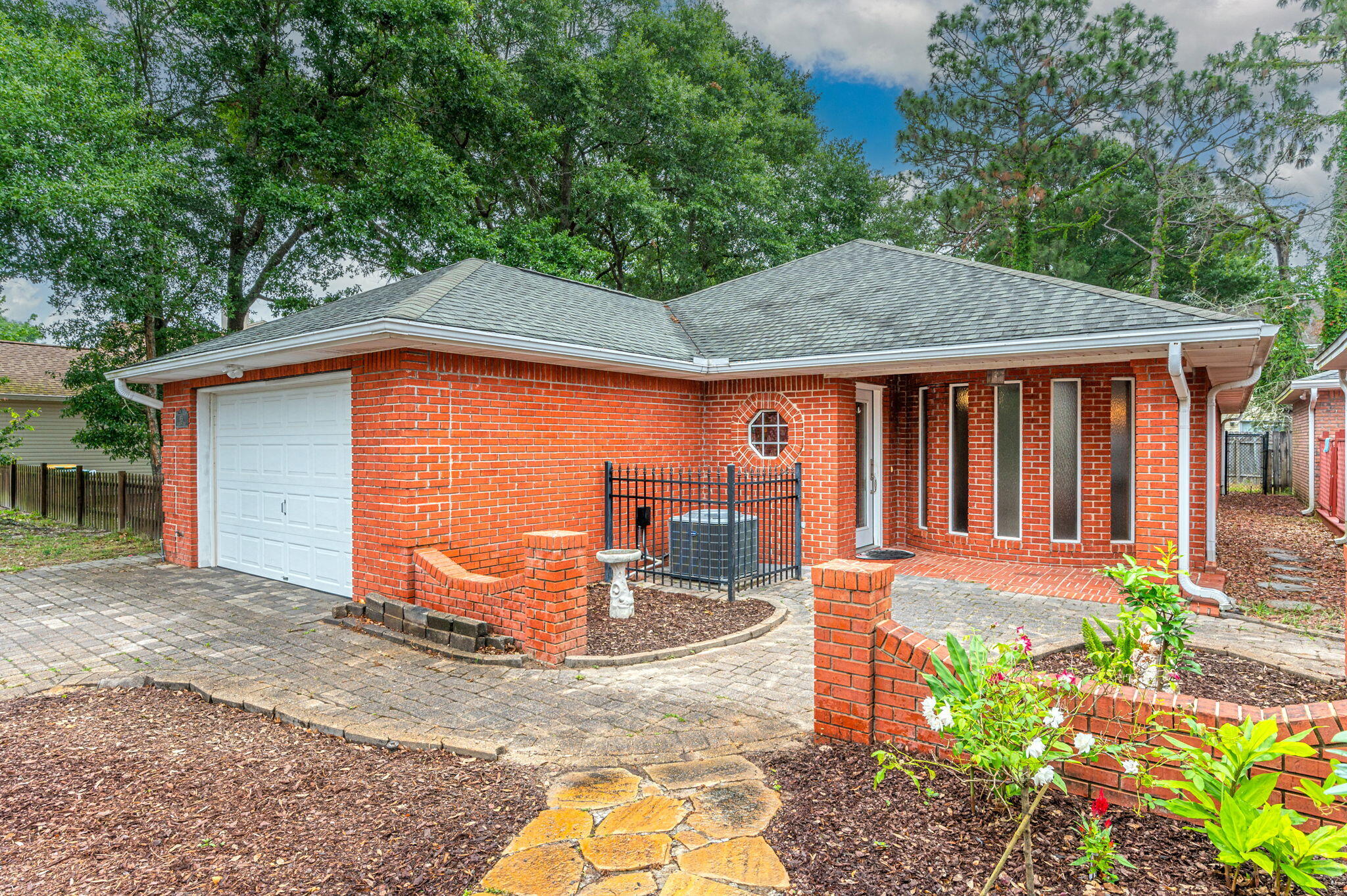 DONLABROOK GARDYNS - Residential