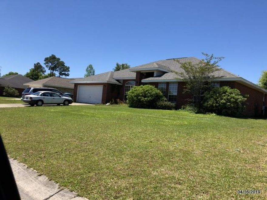 REO - Comp purposes only. Occupied property sold at one day auction event.