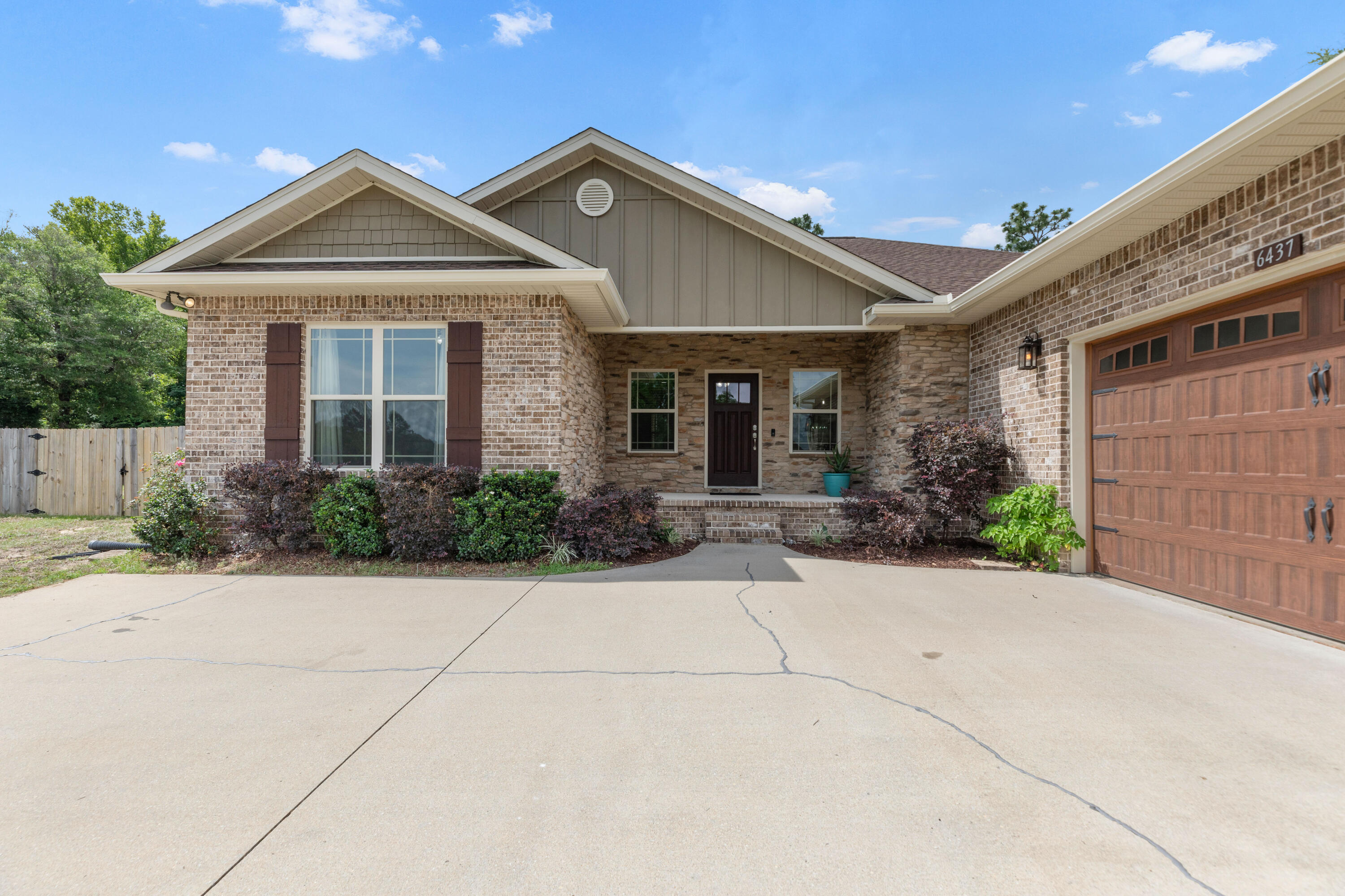 LAKE ARTHUR ESTATES - Residential