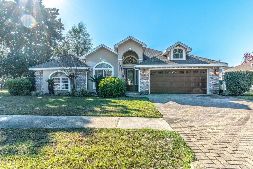 COOL, CALM AND COLLECTED This immaculately presented home boasts an open-plan design which sees the kitchen, living and dining areas open out to an alfresco entertaining space. This residence features a large master bedroom with a spacious walk-in closet and ensuite with high quality, finishes, fixtures and fittings. The ensuite has a double vanity, large Jacuzzi tub and a spacious shower that has 7 strong shower heads. This property has a beautifully appointed chef-inspired kitchen with sleek cabinetry, beautiful granite counter tops and stainless steel appliances. The homes trey ceilings with crown moulding complete the look of sophistication and elegance. And moving through the large french doors in the living room will take you to the magnificent landscaped back yard.