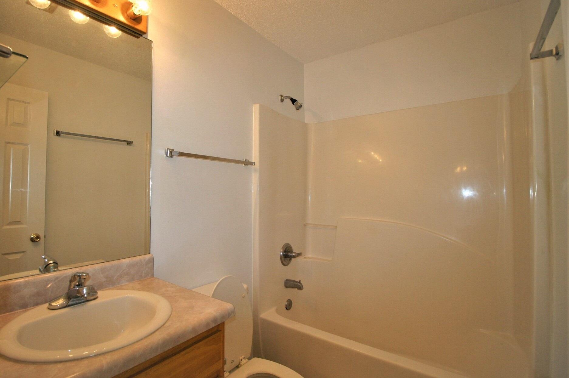 MORRIS ADDN TO CREST - Residential Lease