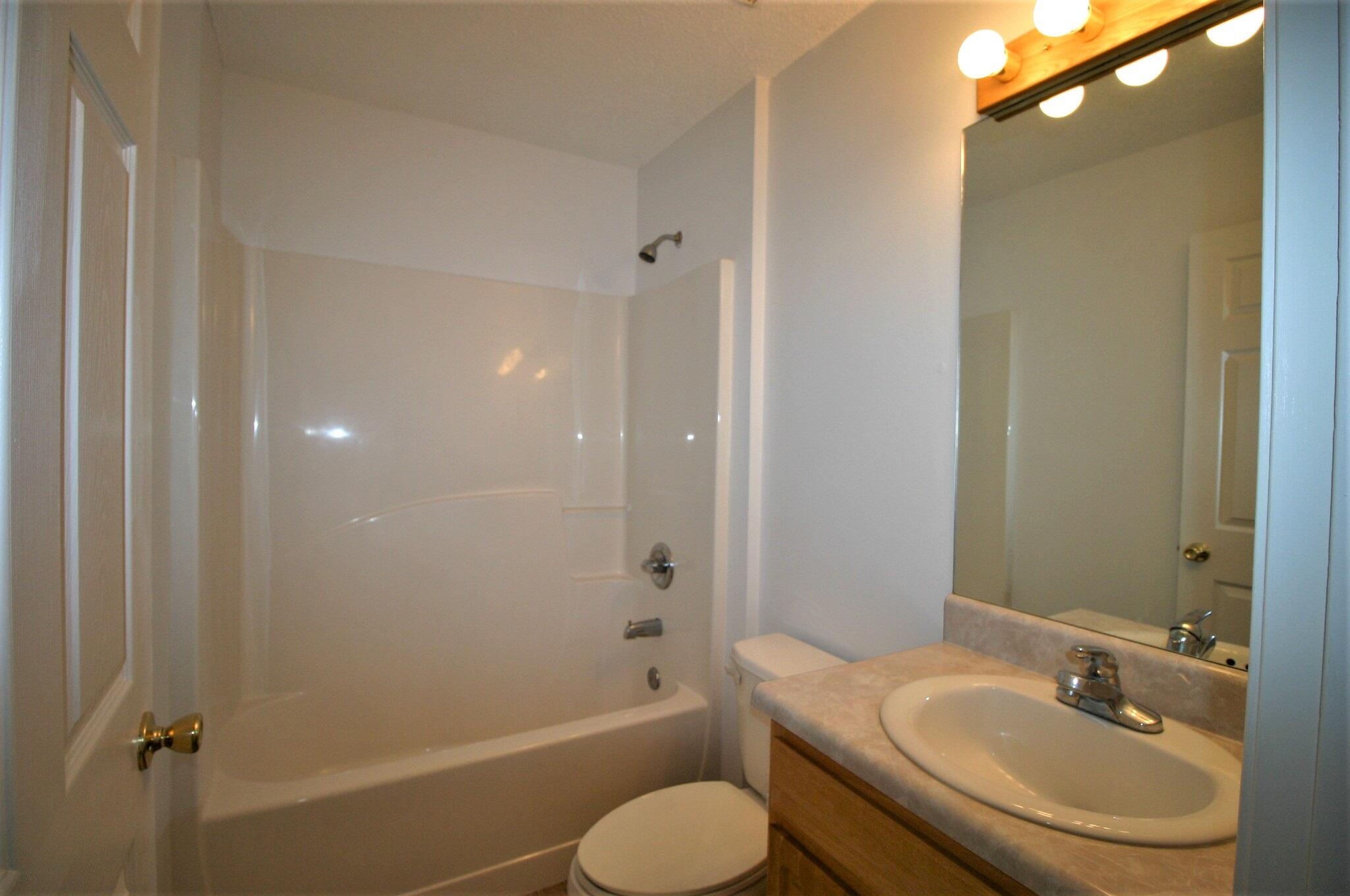 MORRIS ADDN TO CREST - Residential Lease