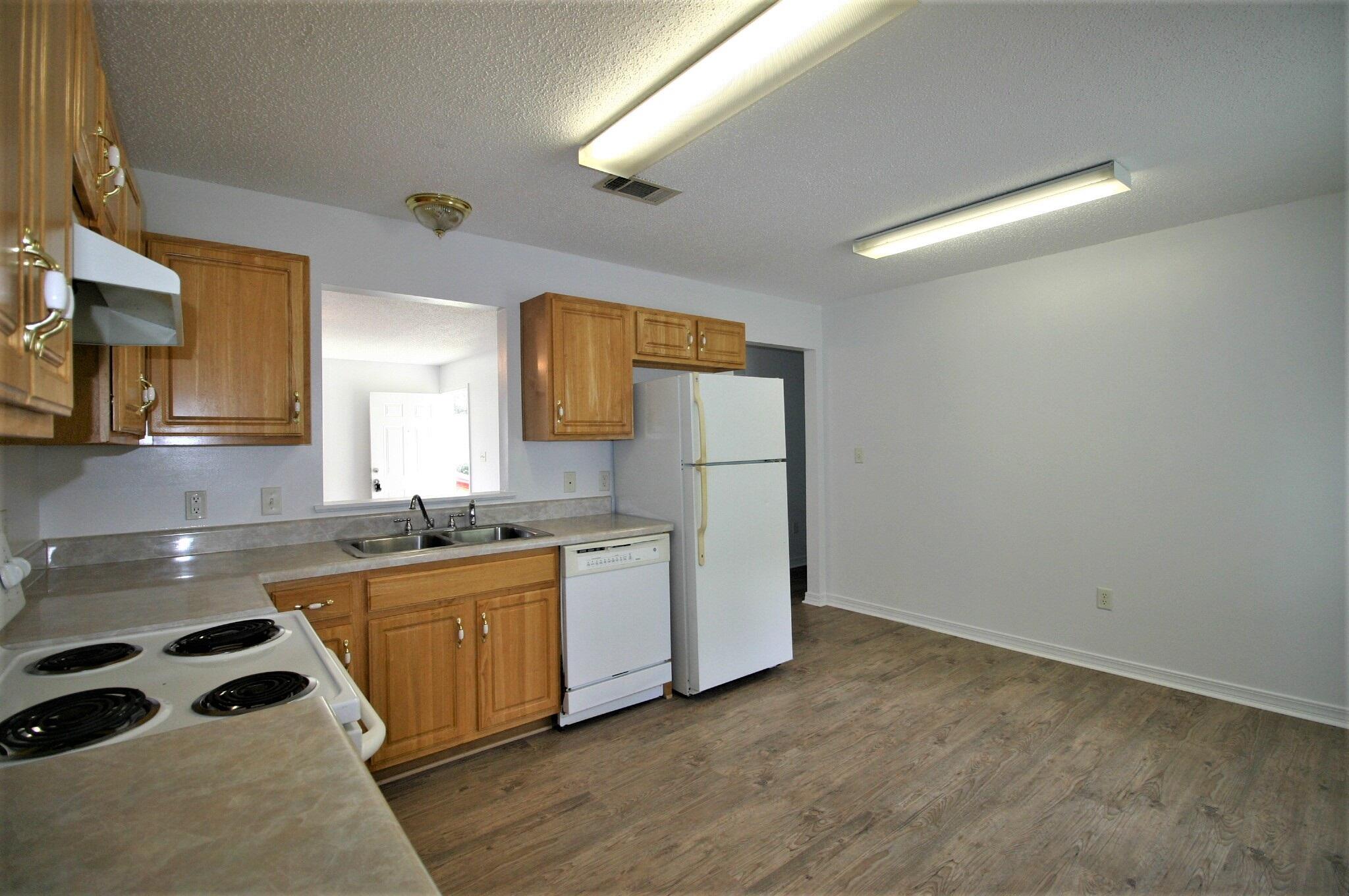 MORRIS ADDN TO CREST - Residential Lease