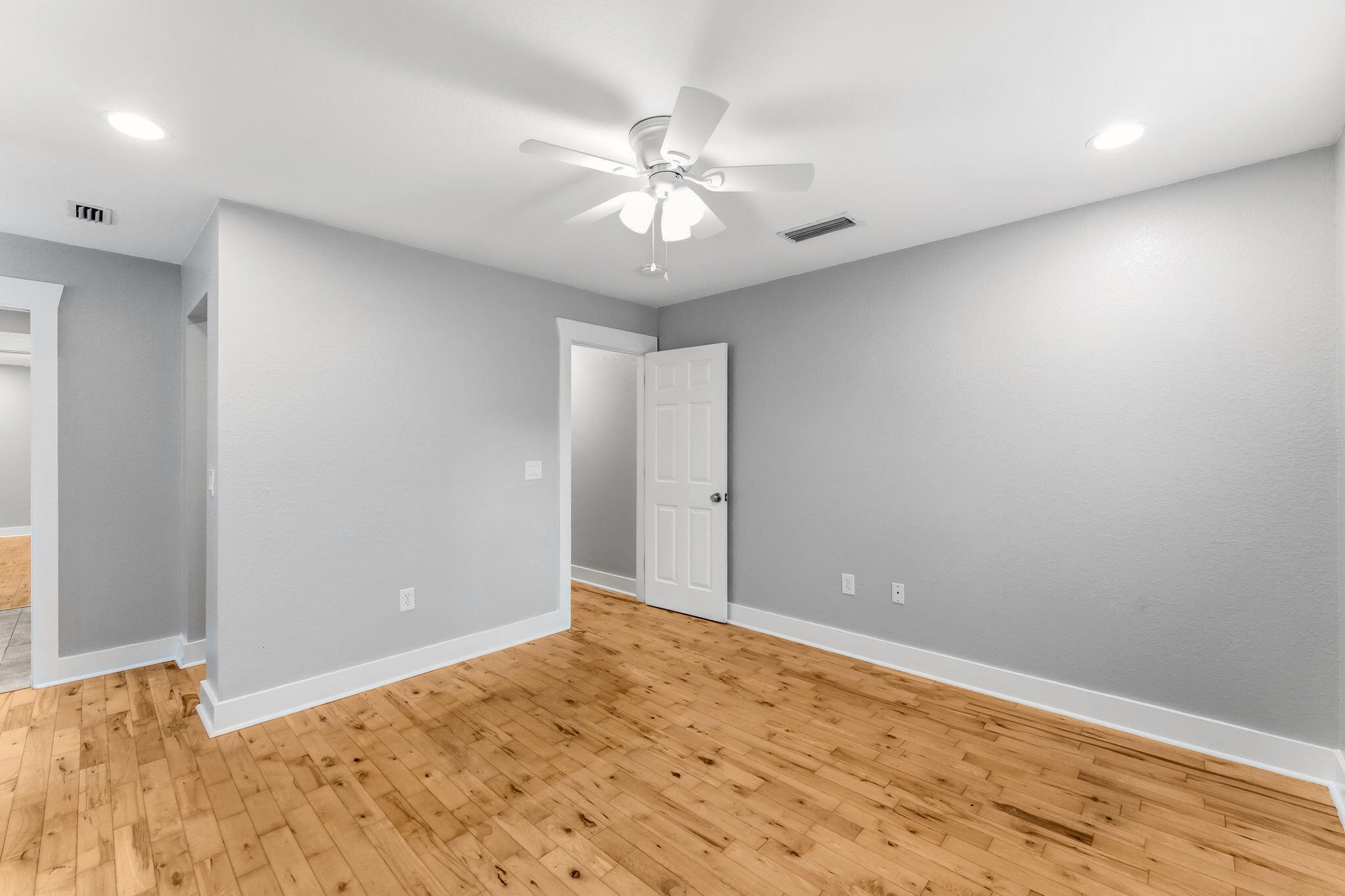 BAY MAGNOLIA - Residential Lease