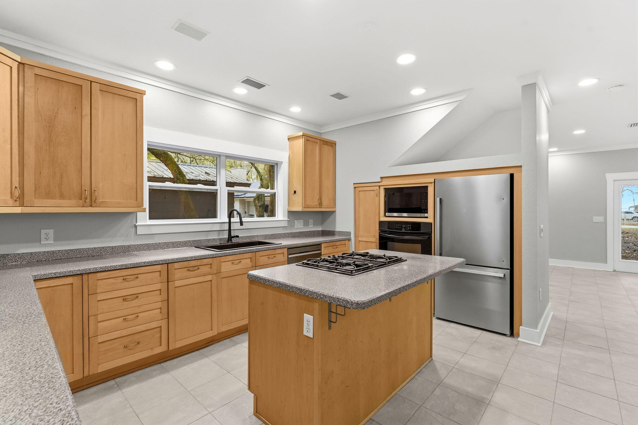 BAY MAGNOLIA - Residential Lease