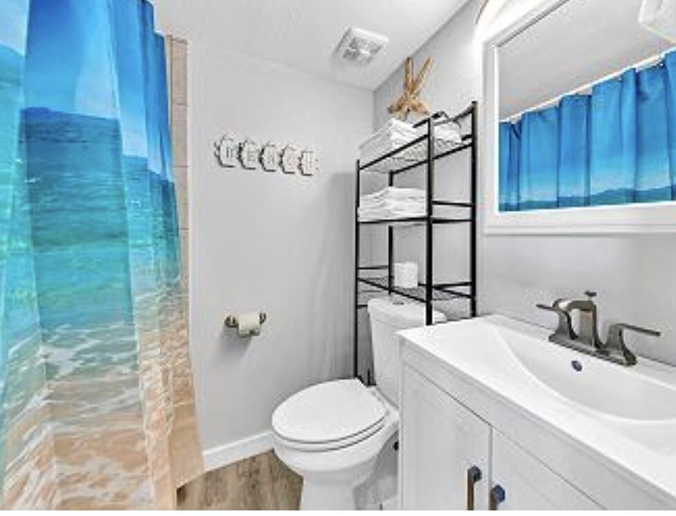 TROPICAL ISLE CONDO - Residential