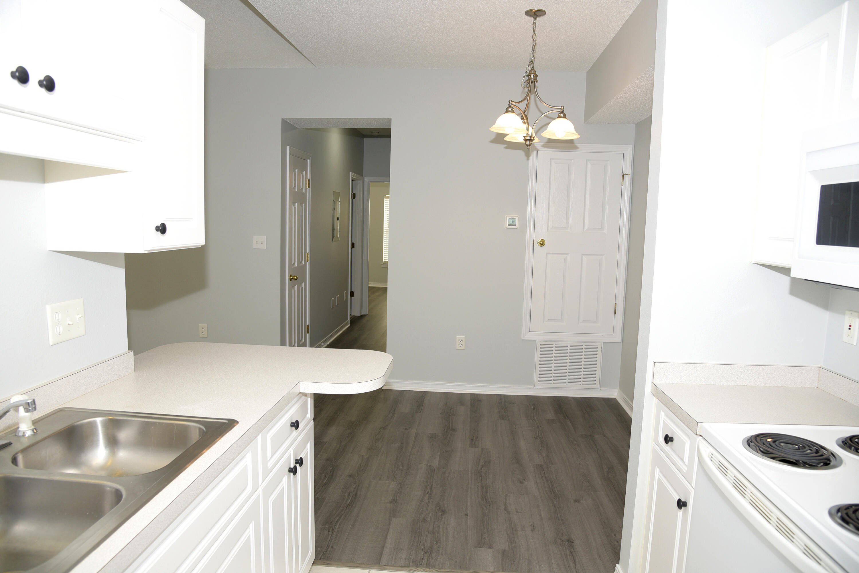 THE OAKS AT NICEVILLE PH II - Residential Lease