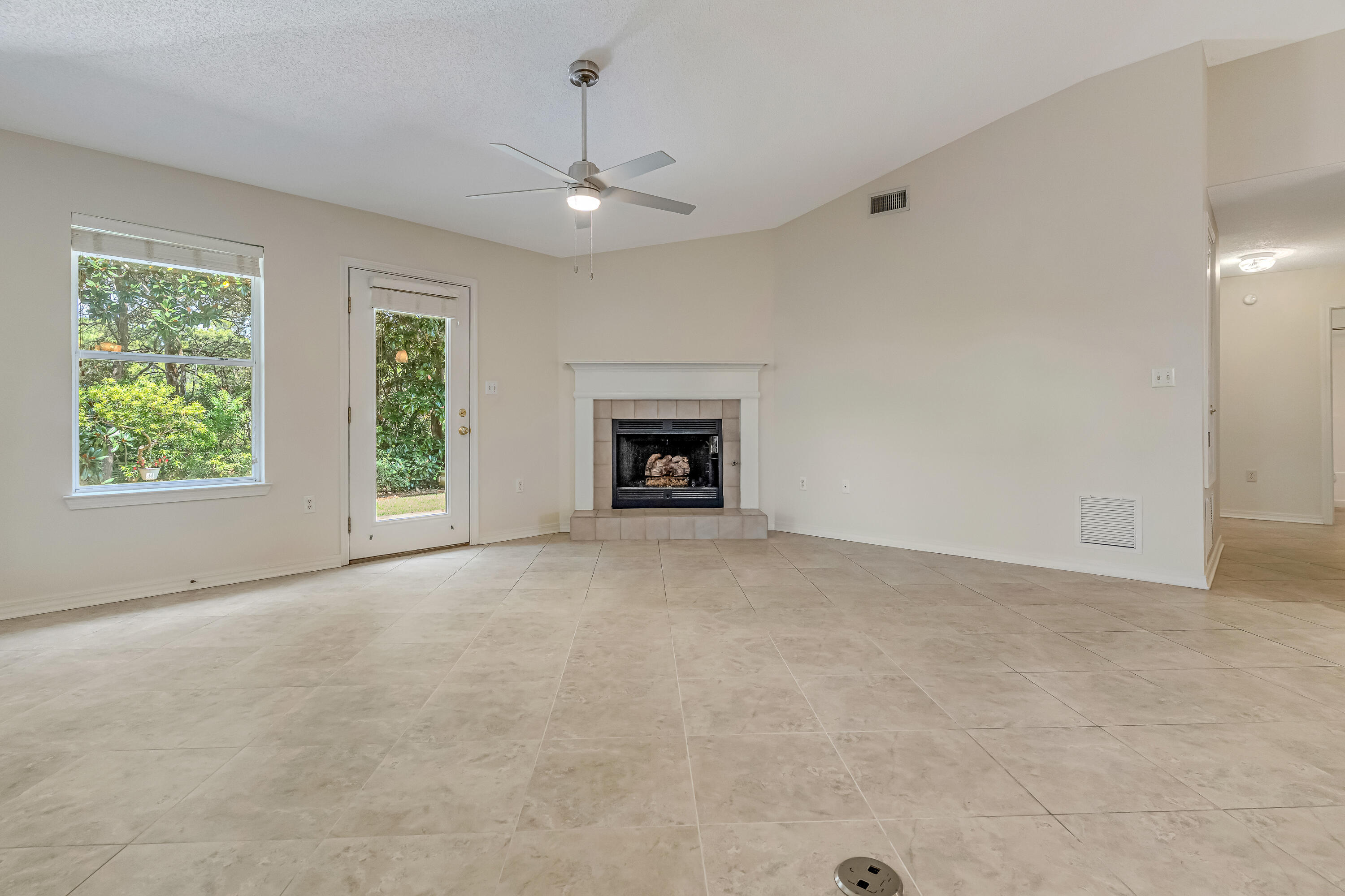 MARAVILLA COTTAGES - Residential Lease